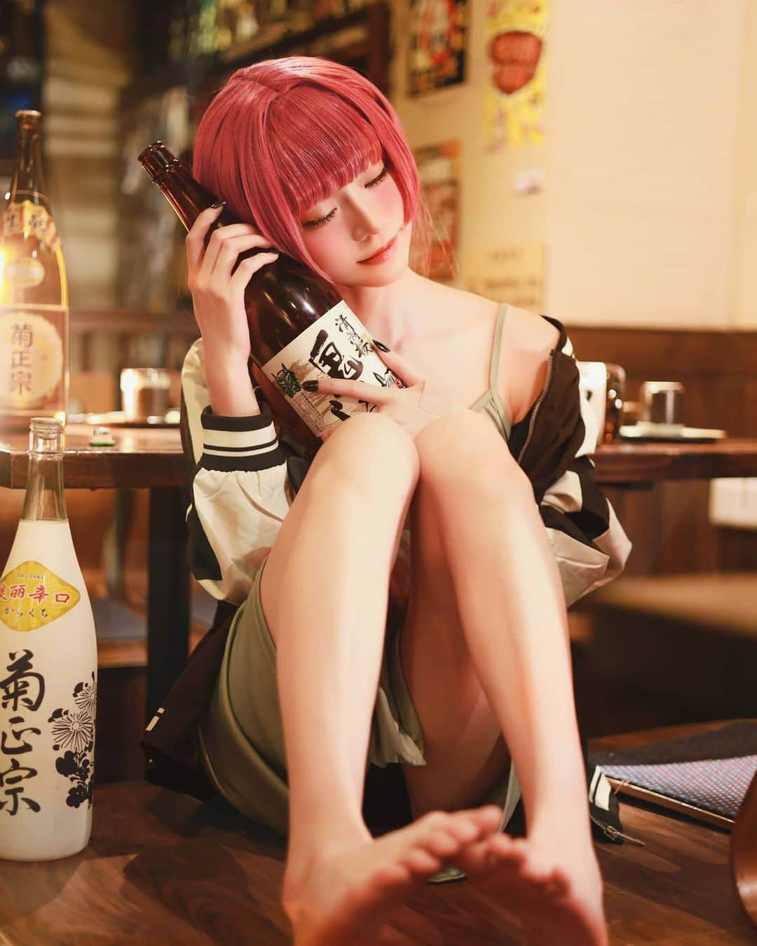 綺太郎さんのインスタグラム写真 - (綺太郎Instagram)「“お酒を飲みますか？”  coser:@Kitaro_绮太郎  摄影：@清风无忌Kaleb  协力：@热带渔JKS」6月5日 21時20分 - kitaro_cos