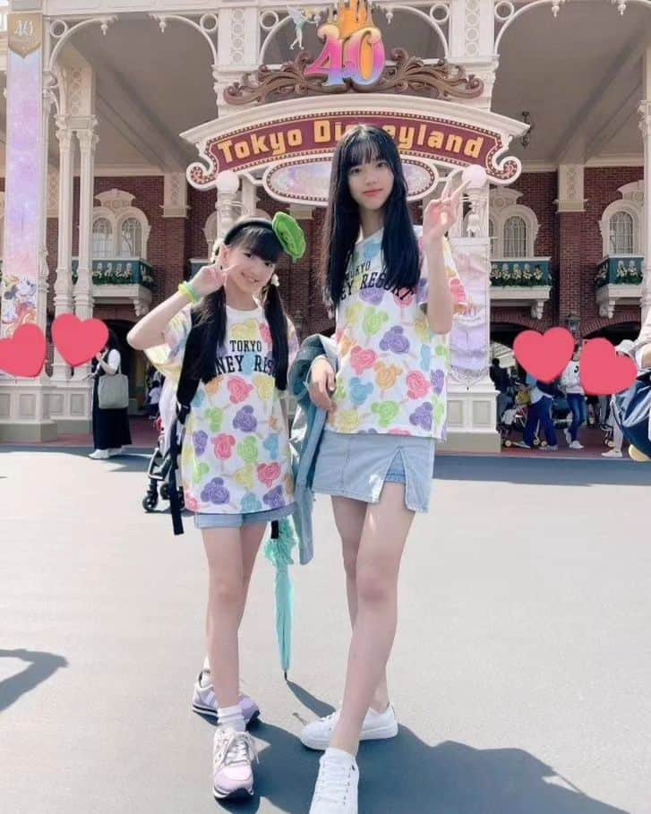 のインスタグラム：「みーちゃん💚と  おデート💚💙」