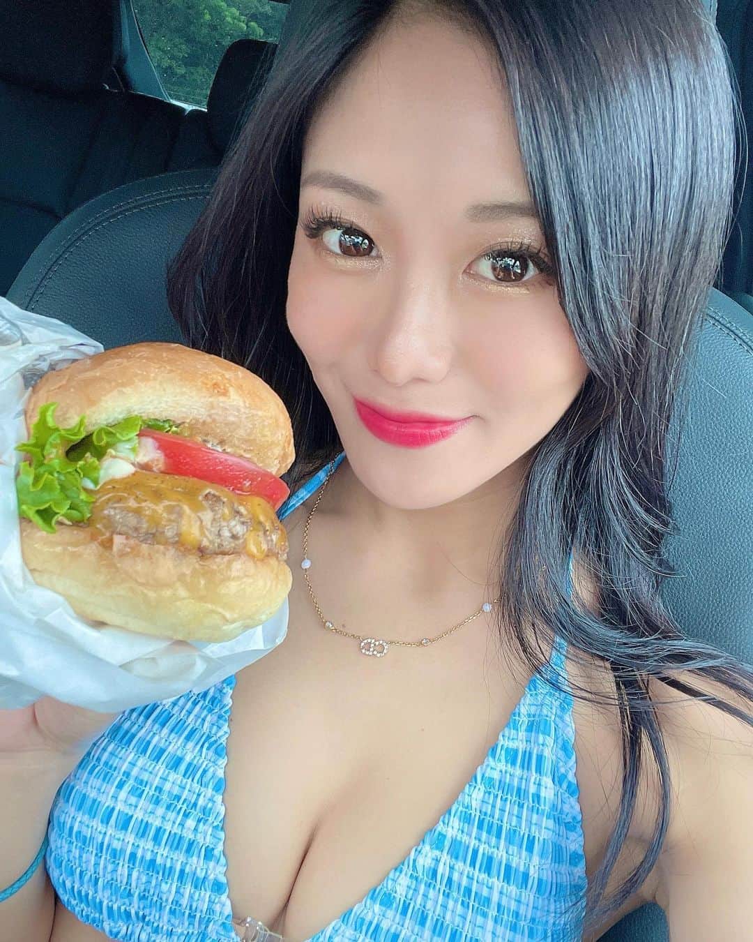 SUZUMUのインスタグラム：「. 宮古でお気に入りのハンバーガー屋さん💓  気になる人は直接コメント ください😘🩷  #宮古島」