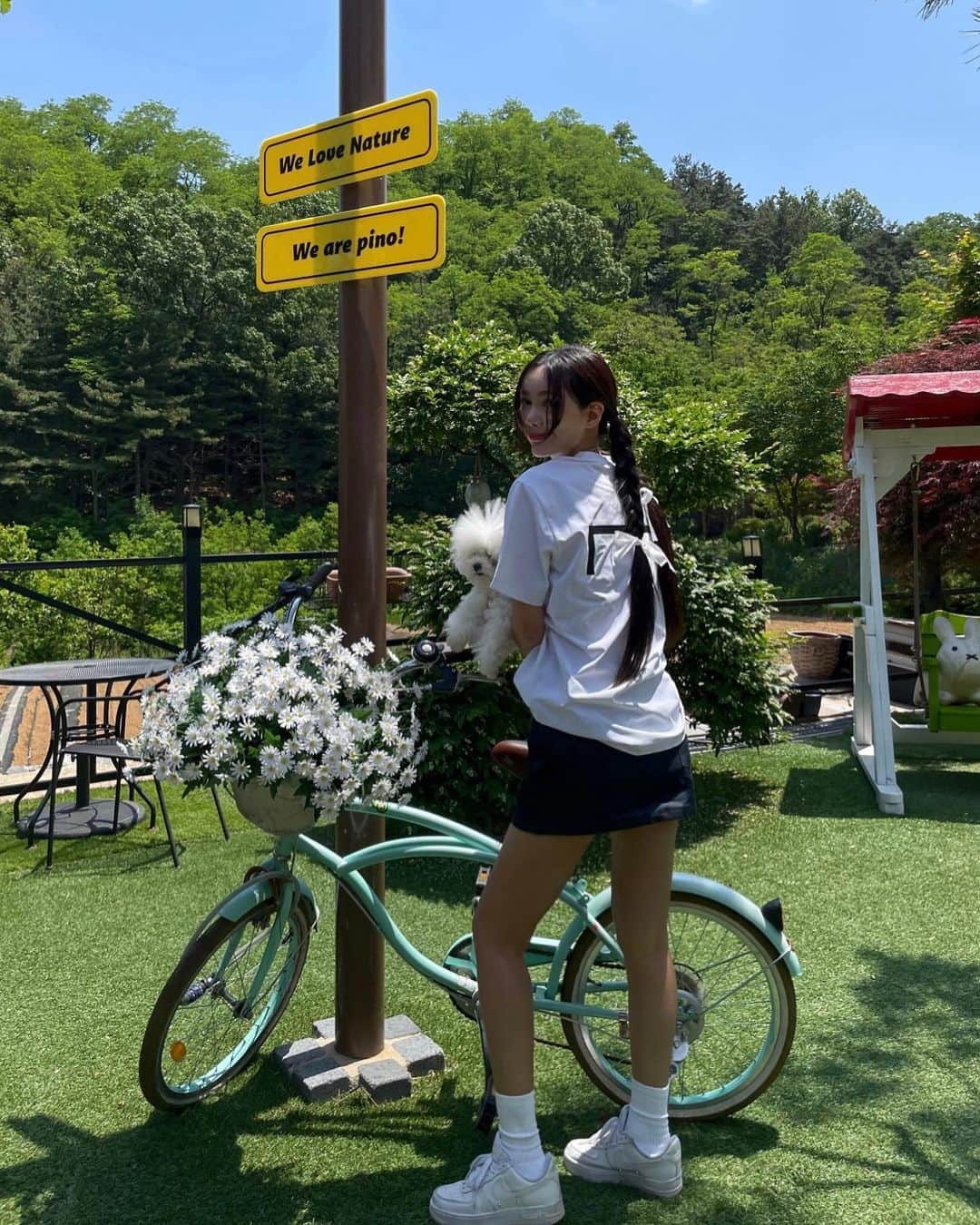 キュリ のインスタグラム：「forest lodge🌳🚲⚽️ @goalstudio_official」