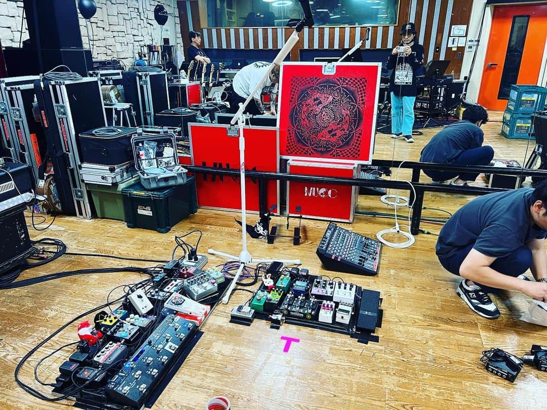 ミヤ のインスタグラム：「本日から志恩球体、最終ゲネリハ！ #mucc25th」