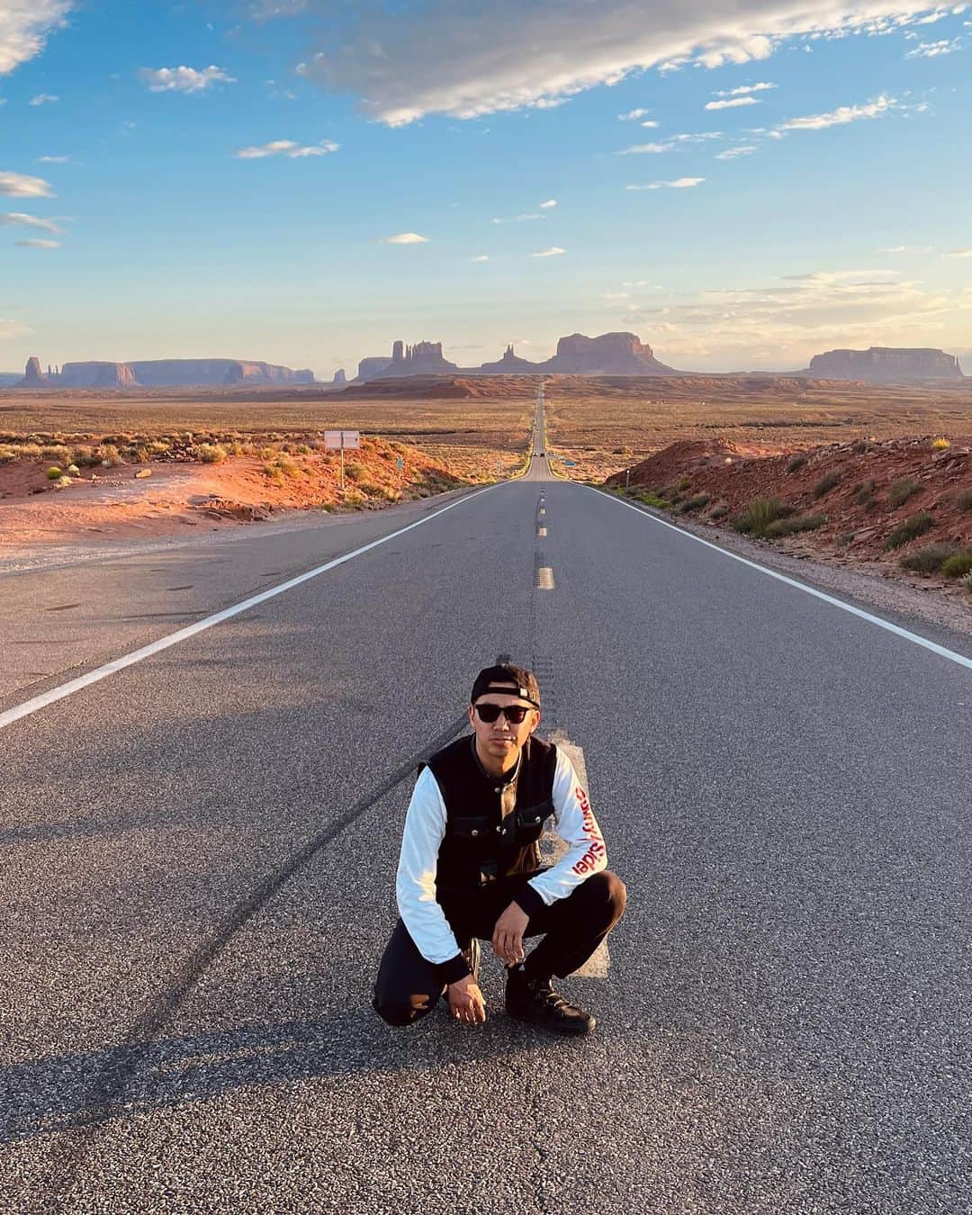 綾部祐二さんのインスタグラム写真 - (綾部祐二Instagram)「After a 300km drive from Grand Canyon to Monument Valley 🏍️」6月5日 12時58分 - yujiayabe