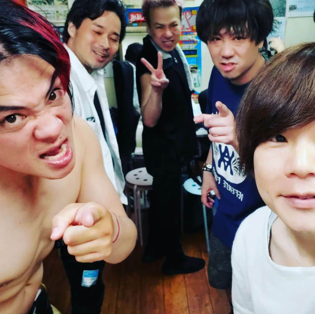 のインスタグラム：「心斎橋Pangea “HEX TOUR 2023”  Baby smoker HOTSQUALL ⁡ ⁡⁡ ⁡ベビスモの出発一緒に祝えなかったけど気持ちは込めた！⁡ ⁡⁡ ⁡みんなごめん！⁡ ⁡⁡ ⁡最高のツアーになりますように！」