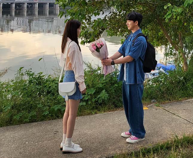 バロ のインスタグラム：「오늘 밤 11시30분!!  -로맨스빌런-  MBCdrama, Tving, Wavve, Watcha 동시방영🔥  많은 시청 부탁드립니다.   #로맨스빌런 #mbcdrama #wavve #tving #watcha」