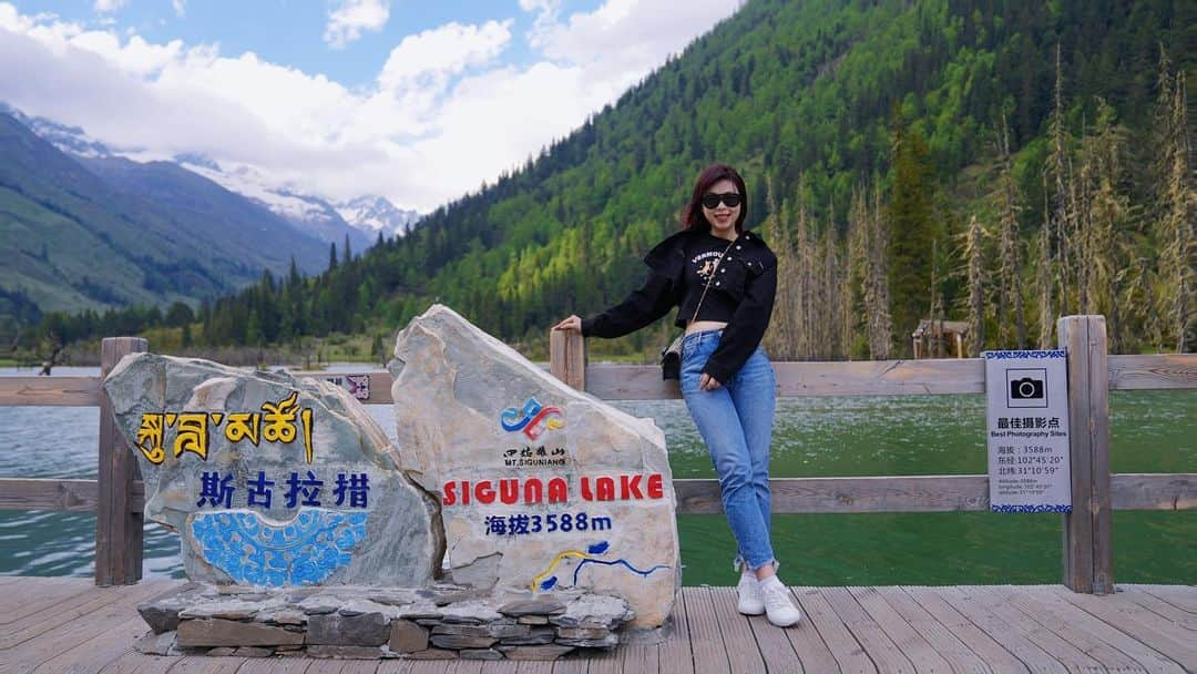 フォン・シャンシャンさんのインスタグラム写真 - (フォン・シャンシャンInstagram)「On the road to the west! Look at the view!! #Sichuan #Tibet #adventure #roadtrip #stillalive #altitudesickness」6月5日 13時54分 - shanshanfeng_golf