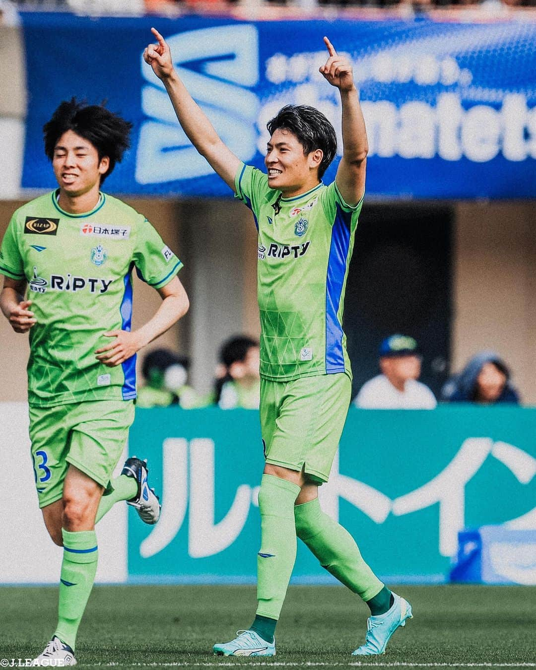 Ｊリーグさんのインスタグラム写真 - (ＪリーグInstagram)「📸𝐉.𝐋𝐄𝐀𝐆𝐔𝐄 𝐏𝐡𝐨𝐭𝐨𝐠𝐫𝐚𝐩𝐡⚽  ∼明治安田生命Ｊ１リーグ第16節∼ 駆けつけてくれたファン・サポーターのために戦う姿を写真で振り返ります👀  #サンフレッチェ広島 #茶島雄介 #横浜Fマリノス #マルコスジュニオール #名古屋グランパス #マテウスカストロ #ガンバ大阪 #三浦弦太 #北海道コンサドーレ札幌 #荒野拓馬 #サガン鳥栖 #長沼洋一 #湘南ベルマーレ #町野修斗 #鹿島アントラーズ #鈴木優磨 #浦和レッズ #アレクサンダーショルツ  #Jリーグ #jleague #サッカー #soccer #football #J30」6月5日 14時01分 - jleaguejp