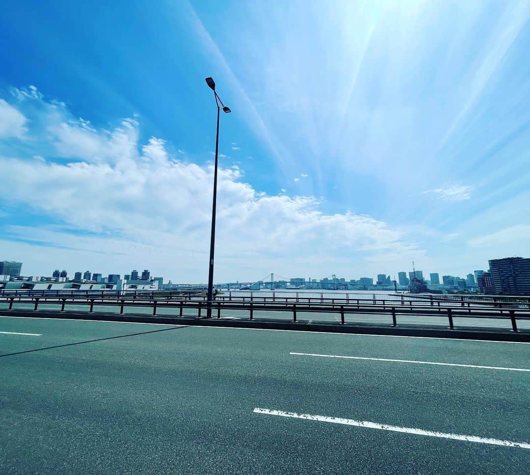 一三さんのインスタグラム写真 - (一三Instagram)「そして私は東京湾岸へ。  潮風が心地よい。」6月5日 14時08分 - ichizou.co.jp