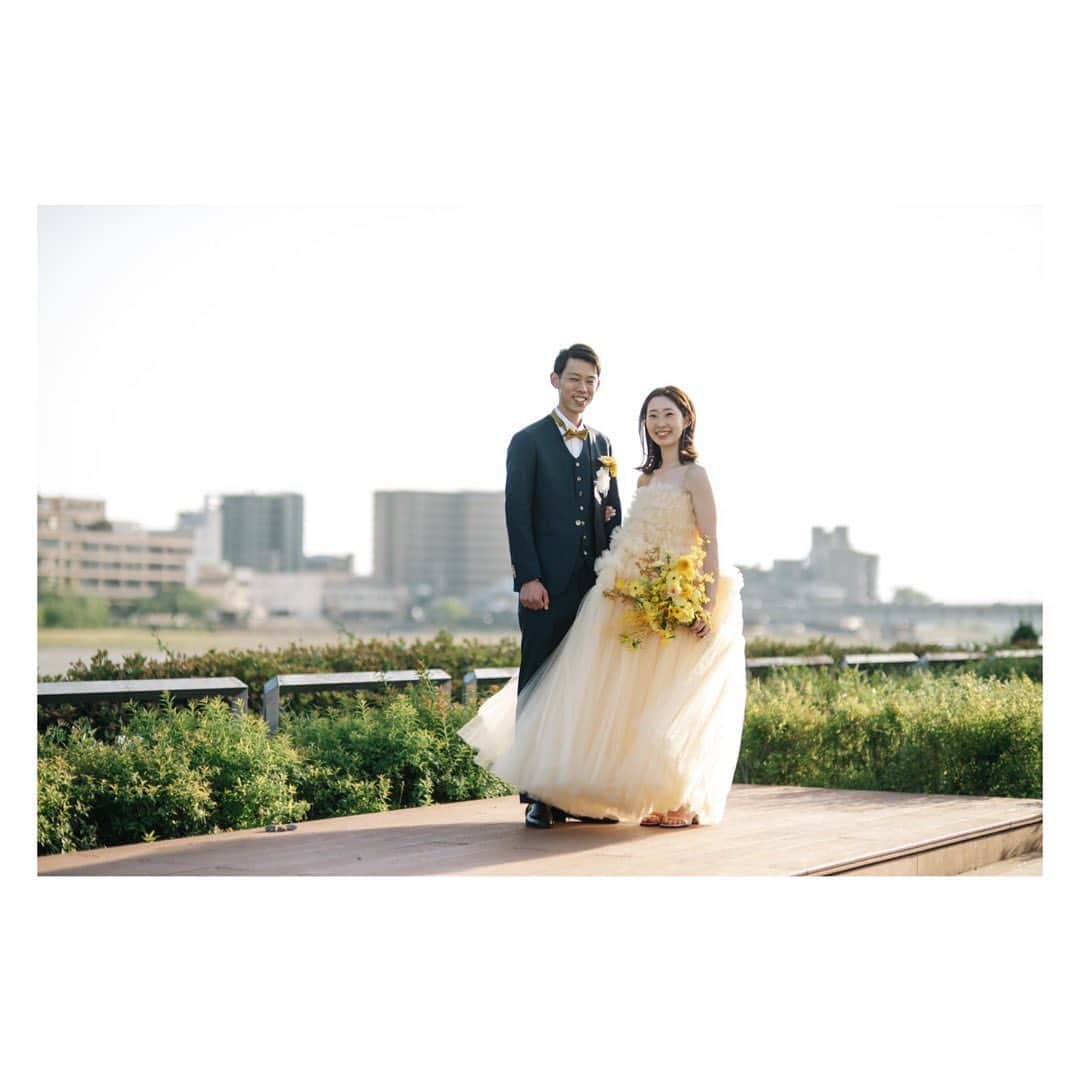 lso_wdさんのインスタグラム写真 - (lso_wdInstagram)「produced by @life_style_order ⁡ Groom's costume... 結婚式のカジュアルな新郎衣装をオーダーメイドでお仕立て致します。  レンタル @lso_closet  オーダー @life_style_order  ※完全予約制での受付となります。  オンラインショップ ▷▷▷ shop.lifestyleorder.com ----------------------------------------- ※店舗は完全予約制となります -----------------------------------------  #新郎 #新郎衣装 #前撮り #家族婚 #フォトウェディング #少人数結婚式 #ウェディングドレス #ブーケ #ウェディングフォト #ウェディングスーツ #レンタルタキシード #オーダータキシード #タキシード #プレ花嫁 #2023夏婚 #2023秋婚 #2023冬婚」6月5日 14時08分 - lso_wd