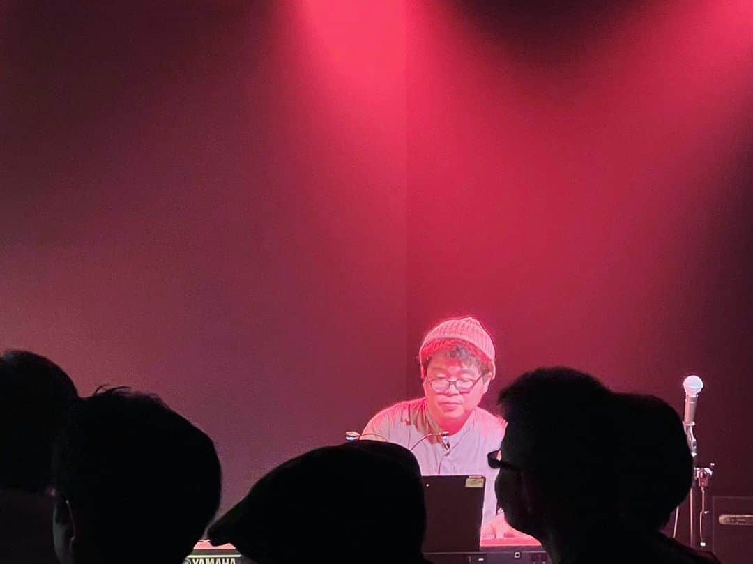 南壽あさ子さんのインスタグラム写真 - (南壽あさ子Instagram)「昨日の 名古屋SAKAE SP-RING ご来場のみなさん どうもありがとうございました！  考えてみれば ライブまるまる ボーカルに徹するのは はじめてだったかもしれません  自分でも気付かぬうちに あたらしい形を生んでいるのですね  あたらしいといえば、 タンバリンまで登場してしまった愉快なステージでした  台風の影響が各地に出て 大変な週末でしたが ほんのひととき 心静まる時間になっていたら、うれしく思います。  #サカスプ #サカスプ2023」6月5日 14時04分 - nasuasaco