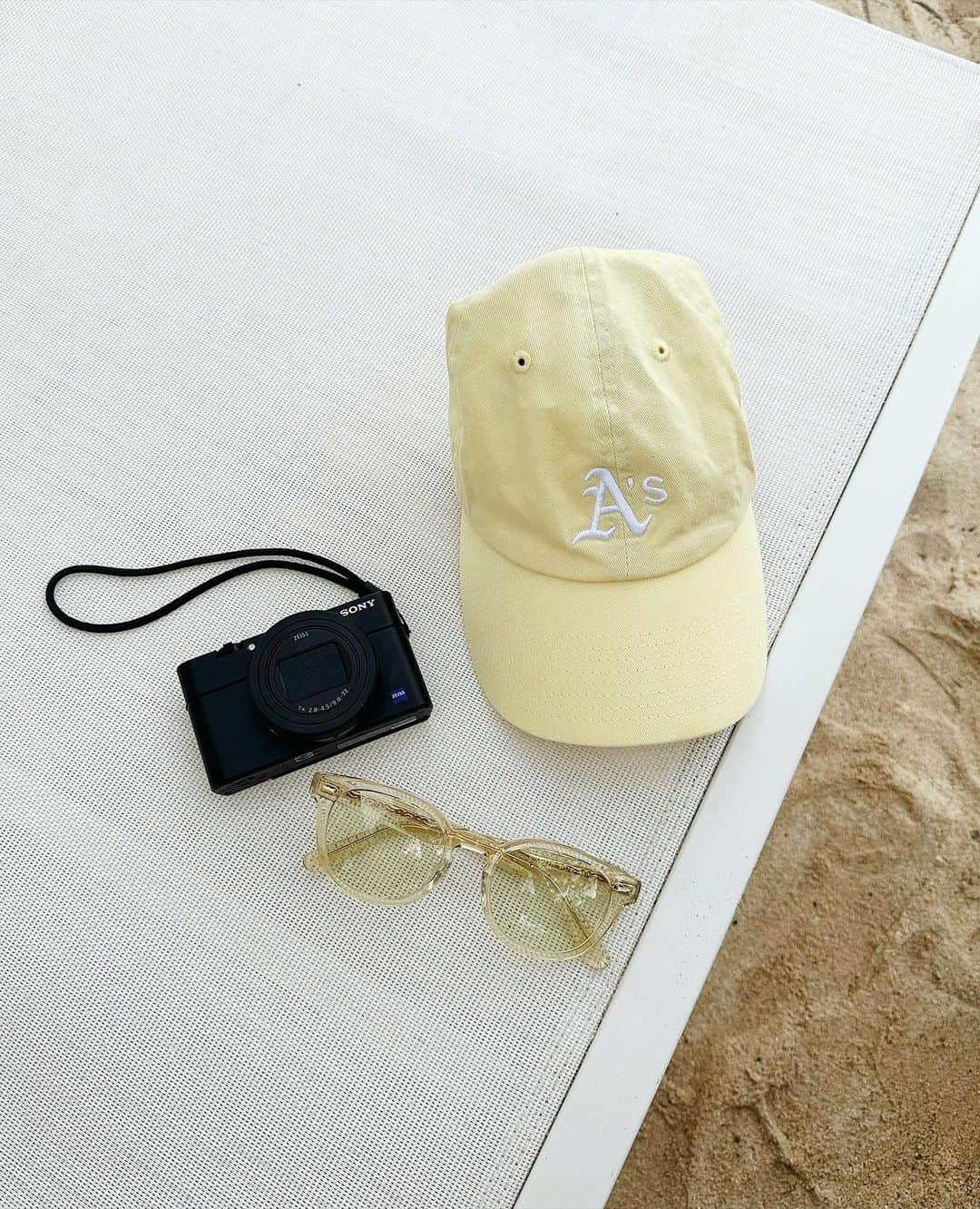 朝日奈央のインスタグラム：「今日は夏みたいなお天気だ~🐬 しっかり水分補給しよっと✨」