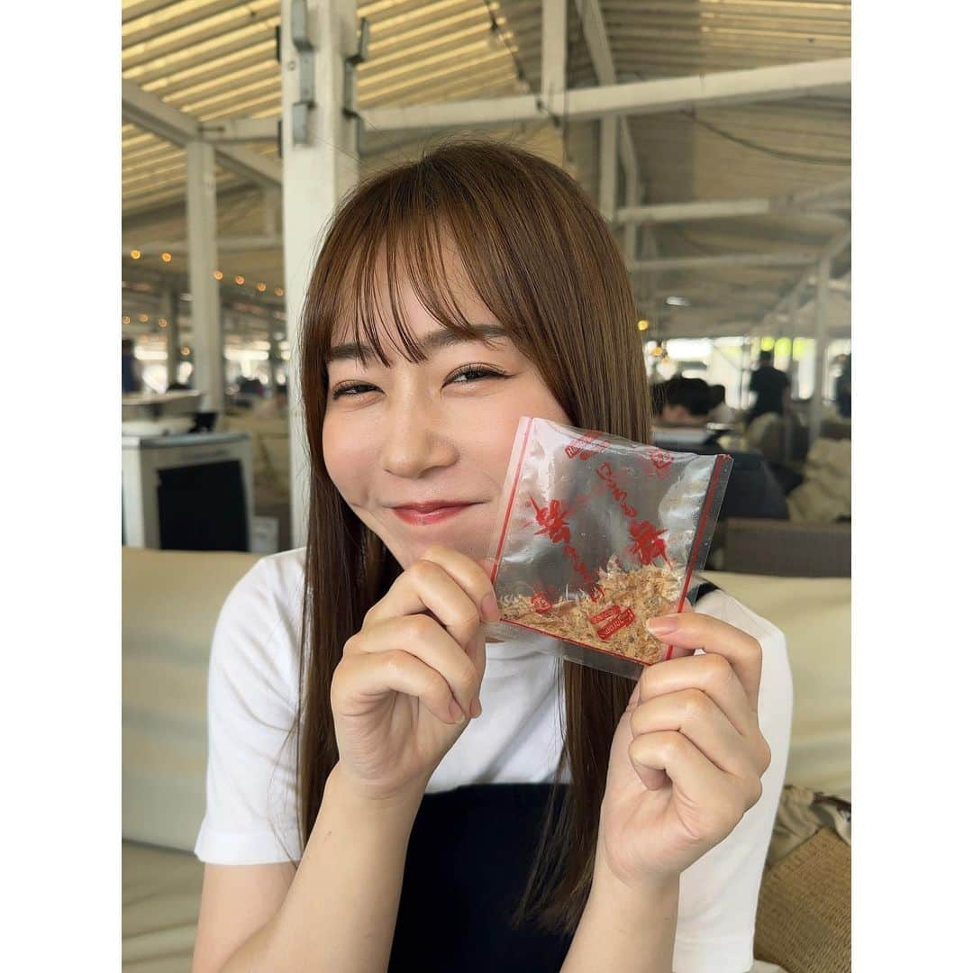 多田愛佳さんのインスタグラム写真 - (多田愛佳Instagram)「お肉が美味しすぎて幸❤️‍🔥 虫も鳩も少なくて快適に穏やかにBBQできたのがなによりよかった！笑 . 最後の写真はボス👶🏻（上司）に「鰹節も持って撮った方がいい」と言われたので意味わかんなかったけど←とりあえず撮ってもらったら盛れたので載せておきます😂 . インスタの写真を撮ってくれる優しい世界線最高ー！！ でもこれも見られてると思うと恥ずかしいwww」6月5日 15時07分 - lovetannnnnn