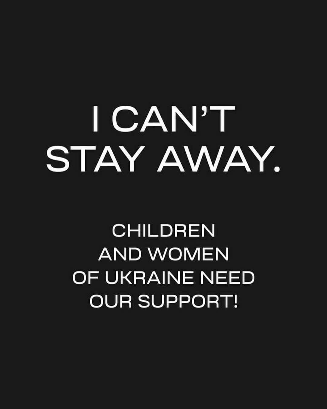 スネジャナ・オノプカのインスタグラム：「My heart is broken to pieces every time I read the news from my native land Ukraine. Civilian women and children do not fight with the weapon in their arms, but they suffer from the war nonetheless — they are victims of war. And they need our helping hand! @future_for_ukraine 🙏🏻」