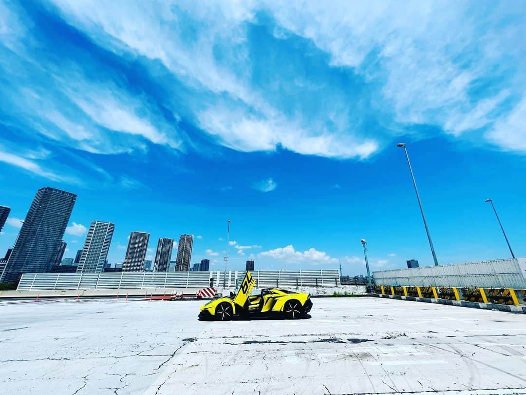諸星伸一のインスタグラム：「久しぶりの辰巳✨  #lamborghini #ランボルギーニ #morohoshi #諸星伸一 #fightingstar #ファイティングスター #fsbk #世界最強モロックマ #世界最強諸星一家 #諸星一家 #powercraft  #lexani #lexanijapan #rockford #tokyo #japan  20年前から来てた場所その①」