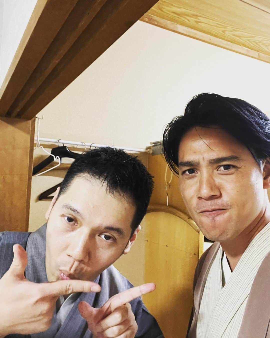 瀧川鯉斗さんのインスタグラム写真 - (瀧川鯉斗Instagram)「本日、昼の部 浅草演芸ホール千穐楽。 楽屋がワイワイでした！！！ 7月下席の新宿末廣亭の夜の部も このメンバーですので何卒！ #落語芸術協会 #三遊亭遊雀 #桂枝太郎 #神田伯山」6月5日 16時05分 - koitotakigawa