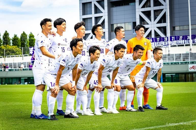 鈴木翔登のインスタグラム：「1-0武蔵野　Win！！！  クリアソンに触れてもらう事で人生が少しだけ明るくなったり、明日も頑張るぞ！ とかポジティブな影響を与えられたらと思ってます！  勝ち負けが全てとは思わないけど、間違いなく勝つ事でポジティブな影響を届ける幅は広がるとは思う！ だから勝ちたい！  それが体現できたゲームだったと思ってます。  しんどい時も繋がりとか利他の精神を持ち続けて、誰かのために走れる集団。 これは自分達の強みとしてこれからも更に磨きをかけてみなさんにポジティブを届けられる集団でありたいです！ ただ、まだまだ課題も山積みではあるので、 勝って兜の緒を締めよ。まさにこの通り、順位に踊らされる事なく、一つ一つ丁寧に毎日を大切に扱って成長していきたいです。  スタンドからの声援でラスト走れたし、一歩踏ん張れた。 みんなで勝ち取ったモノ、景色だと思うのでもっともっとたくさんの人とこの感情を共有したい！！ だからクリアソンを知ってもらう施策やビジネスも頑張っていかなければ！！  引き続きよろしくです！ 今週もホームみんなでいい空気感、いい景色、最高な1日にしよう！！  #新宿 #新宿御苑 #新宿グルメ  #新宿カフェ #新宿三丁目  #新宿区 #新宿伊勢丹  #新宿ランチ #新大久保グルメ #新大久保 #クリアソン新宿 #サッカー少年 #サッカー#サッカー部  #ディズニーランド#ディズニー #東京ディズニーランド#東京ディズニーシー #football #soccer #footballer #soccerlife  #enrich #world #japan #shinjuku  #tokyo #tokyodisneyland #tokyodisneysea  #entertainment  @_alea12」