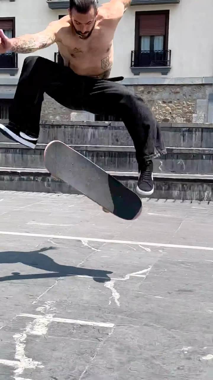 Skate Crunch (OG)のインスタグラム：「@adriandelcampo 💪🏼」