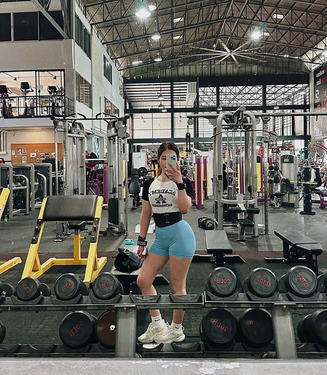 RIONのインスタグラム：「🏋🏻‍♀️🇹🇭🩵 雰囲気も気温も激アツでした。 モチベあがりまくり。 暑すぎて心拍数ずっと170こえてたww」