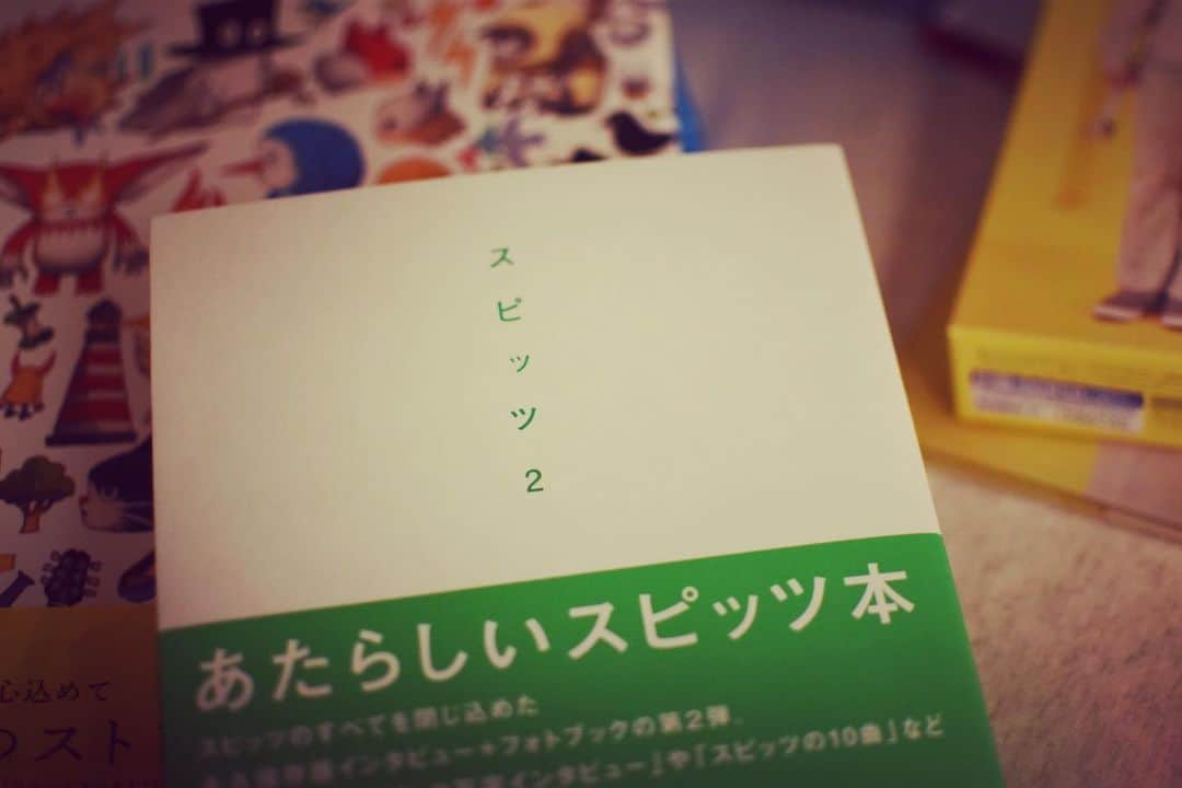 奥貫薫さんのインスタグラム写真 - (奥貫薫Instagram)「.  週末に大事なピアノの舞台があり 「プレゼントは終わってから開ける！」と 誕生日からしばらく封印していた、プレゼント。 ヘッドホンにモーツァルトに坂本さんにホロヴィッツに スピッツに、そしてドラえもん。 きっと音楽の神様が集めてくれたのね♡  (スピッツは私のものでもある)  Thanks to Erica,Hisae,Akiko & U」6月5日 16時35分 - kaoru_okunuki