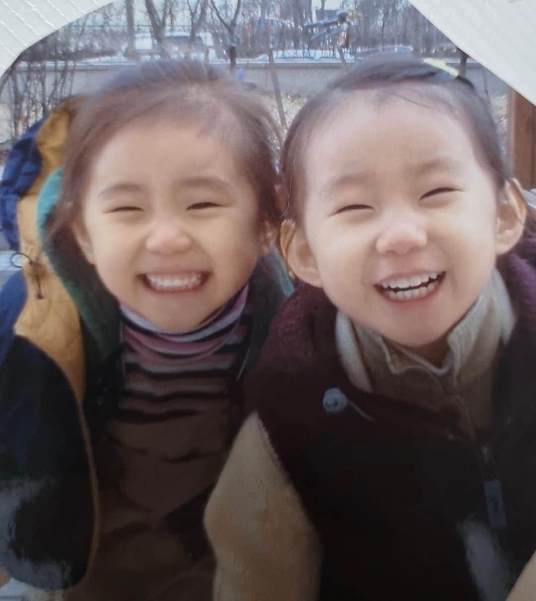 イ・チェヨンのインスタグラム：「사랑하는 채령이 생축🤍 행복하자🍀 #마지막_사진_채령이_너아냐?」