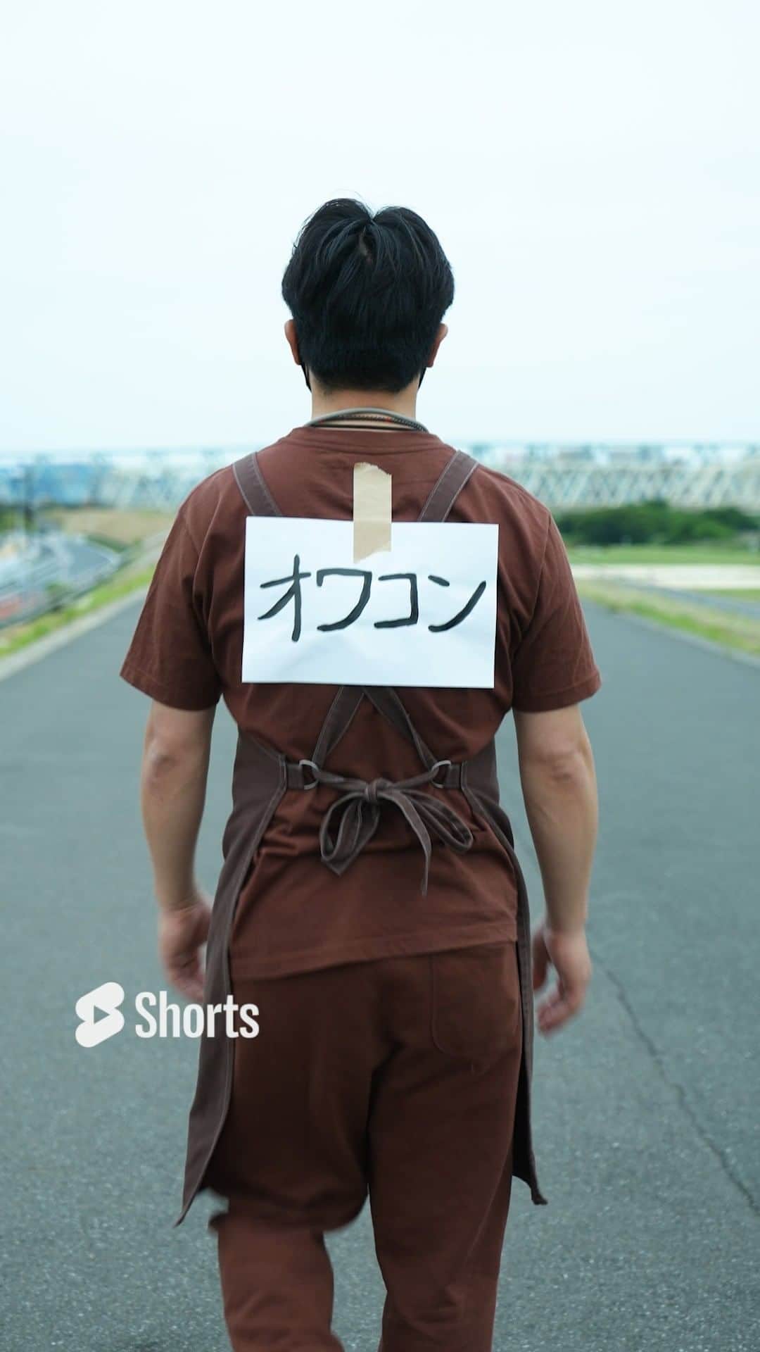 チョコレートカカオのインスタグラム：「An outdated video creators jumping on the Shorts bandwagon. オワコン投稿者がショート動画のビッグウェーブに乗った結果  YouTube https://youtube.com/shorts/NjVaKgk7edk  Cacao ! ∴∵ゞ(´ω`*)♪ This is a YouTube Shorts PR video with YouTube official. Please enjoy this video with a different taste from usual.  Around the end of 2022, we were growing too slow because our content was outdated. It was YouTube Shorts that brought us back to life. This is a throwback to how we created Shorts. We have to ride the big wave of Shorts.  みなさん、カカオ！∴∵ゞ(´ω`*)♪ 今回はYouTube公式さまとのYouTube ショート PR動画です。 いつもとテイストの違う動画でお楽しみください。   2022年の年末頃、伸び悩みすぎて完全にオワコンでした。 息を吹き返したのはこの YouTube ショートのおかげです。 今回はそのショート動画をやってみての報告動画みたいな感じですね。 ショート動画のビッグウェーブに乗るしかない。  #ショート動画 #youtube #オワコン #Shorts #PR #ビッグウェーブ #youtubeshorts」