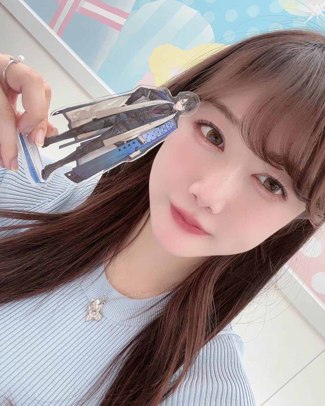 のインスタグラム：「Aclinic銀座院 @a_clinic_ginza の加藤先生 @aclinic_katho  にコリアンノーズの施術をお願いしました✨ ⁡ before after画像でも分かるように 骨がボコってなっているのと鼻先が低いのが 昔からの悩みでした🥲 ⁡ 施術時間はあっという間でツンとした鼻先と 人中も短くなりました🥹感動🥹 ⁡ 前から見ても分かるけど 横から見ると特に変わったのが分かります✨ ⁡ 特になりたい鼻はなかったので 加藤先生のおまかせでと頼んだのですが とても自然に仕上げて下さって感謝しています🥹💓 ⁡ クリニックも先生やスタッフさん達も綺麗で 丁寧に対応してくださるので 安心して施術を受けることが出来ました！ ⁡ 夏が近づいて来たので二の腕の脂肪吸引を やってみたいなあと思いました✨ ⁡ 色んなメニューがあるのでぜひチェックしてみてください！ ⁡ #コリアンノーズ #鼻先革命 #aclinic #aclinic銀座 #aclinic横浜 #aclinic新宿 #aclinic名古屋 #aclinic大阪  #aclinic福岡 #aclinic池袋 #aclinic仙台  #aクリニック #エークリニック #美容外科 #鼻整形 #団子鼻 #アップノーズ #加藤礼子」
