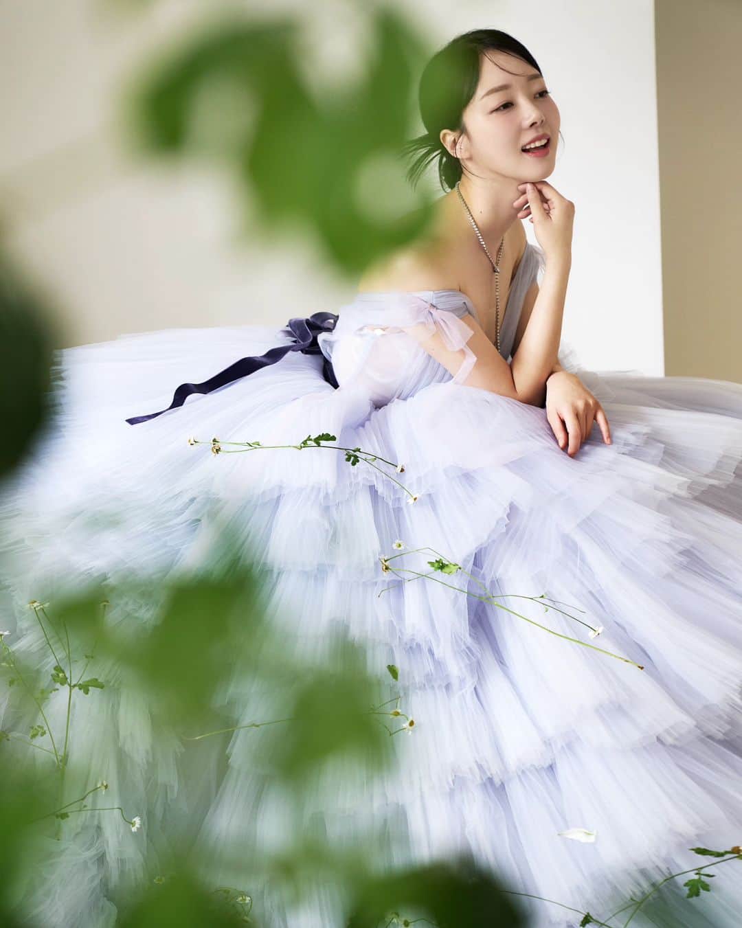 ユン・ダヨンさんのインスタグラム写真 - (ユン・ダヨンInstagram)「촬영했던 사진 완성본 나와따~🧚‍♀️ #드레스#화보」6月5日 17時36分 - _yundayeong