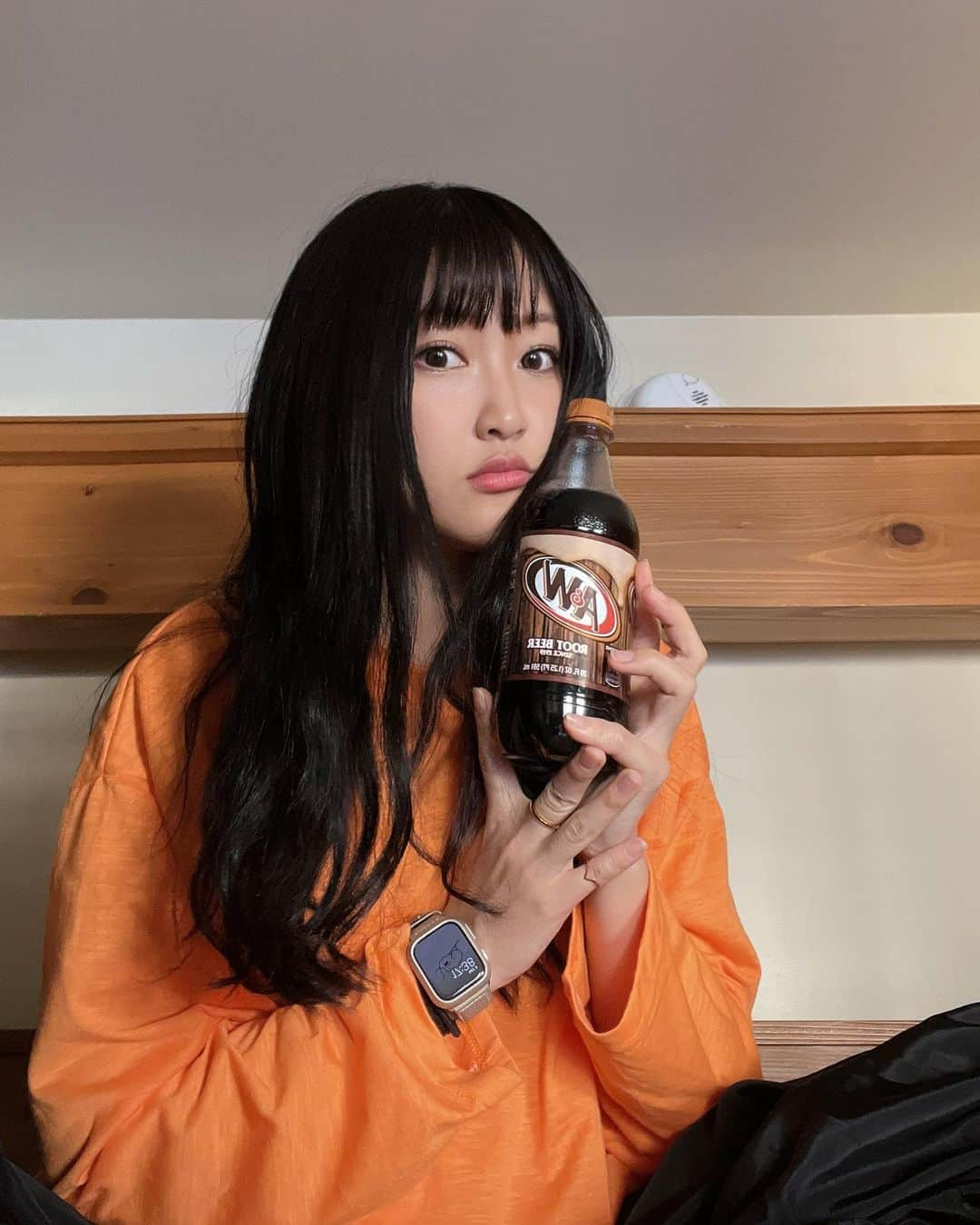 上枝恵美加さんのインスタグラム写真 - (上枝恵美加Instagram)「With my favorite drink🌴  #rootbeer #LA #LosAngeles  . .  舞台の合間に撮影も入っているので LAに来る前に @888.hifu さんでhifuの施術をしてきました☺︎  東京に来た時にお願いして、今回2回目なのですが、Before After写真が1回目よりも明らかに顔違っててびっくり！続けてかなきゃ！！  あしたも頑張ってきます🇺🇸  #888 #スリーエイト #ハイフ #渋谷ハイフ　#小顔　#渋谷エステ #ウルトラ4dハイフ #全顔 #小顔 #しわ #リフトアップ #若返り #たるみ #エラ #ほうれい線 #引き締め #3層 #打ち放題 #個室」6月5日 17時51分 - emika_kamieda