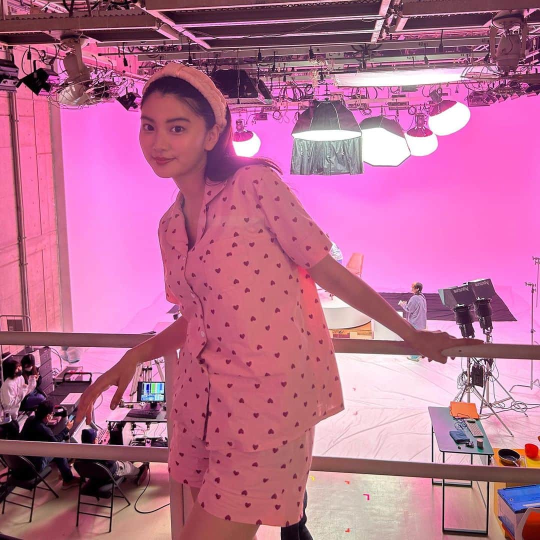 HITOMIさんのインスタグラム写真 - (HITOMIInstagram)「PLAY VIDEO STORES の広告に出演させていただきました📹🎞️ 　 PLAY VIDEO STORESは"誰でも簡単に動画販売サイトがつくれるサービス"です♡  　 衣装もカラフルでとっても可愛かった〜!!!! ☆彡 ぜひ見てみてね🕊️ #PLAYVIDEOSTORES 　  I'm thrilled to announce that I had the pleasure of appearing in an advertisement for PLAY VIDEO STORES 📹🎞️  PLAY VIDEO STORES offers a service that makes "creating your own video selling site easy for everyone"♡  The outfits were so colorful and super cute!!!! ☆彡 Do check it out 🕊️」6月5日 17時54分 - __htm.13__