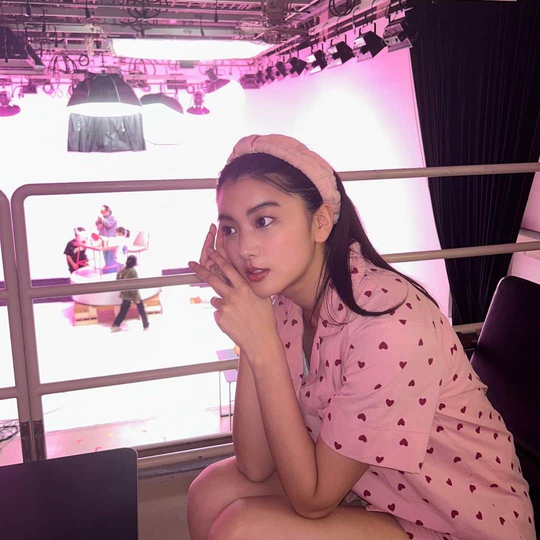 HITOMIさんのインスタグラム写真 - (HITOMIInstagram)「PLAY VIDEO STORES の広告に出演させていただきました📹🎞️ 　 PLAY VIDEO STORESは"誰でも簡単に動画販売サイトがつくれるサービス"です♡  　 衣装もカラフルでとっても可愛かった〜!!!! ☆彡 ぜひ見てみてね🕊️ #PLAYVIDEOSTORES 　  I'm thrilled to announce that I had the pleasure of appearing in an advertisement for PLAY VIDEO STORES 📹🎞️  PLAY VIDEO STORES offers a service that makes "creating your own video selling site easy for everyone"♡  The outfits were so colorful and super cute!!!! ☆彡 Do check it out 🕊️」6月5日 17時54分 - __htm.13__