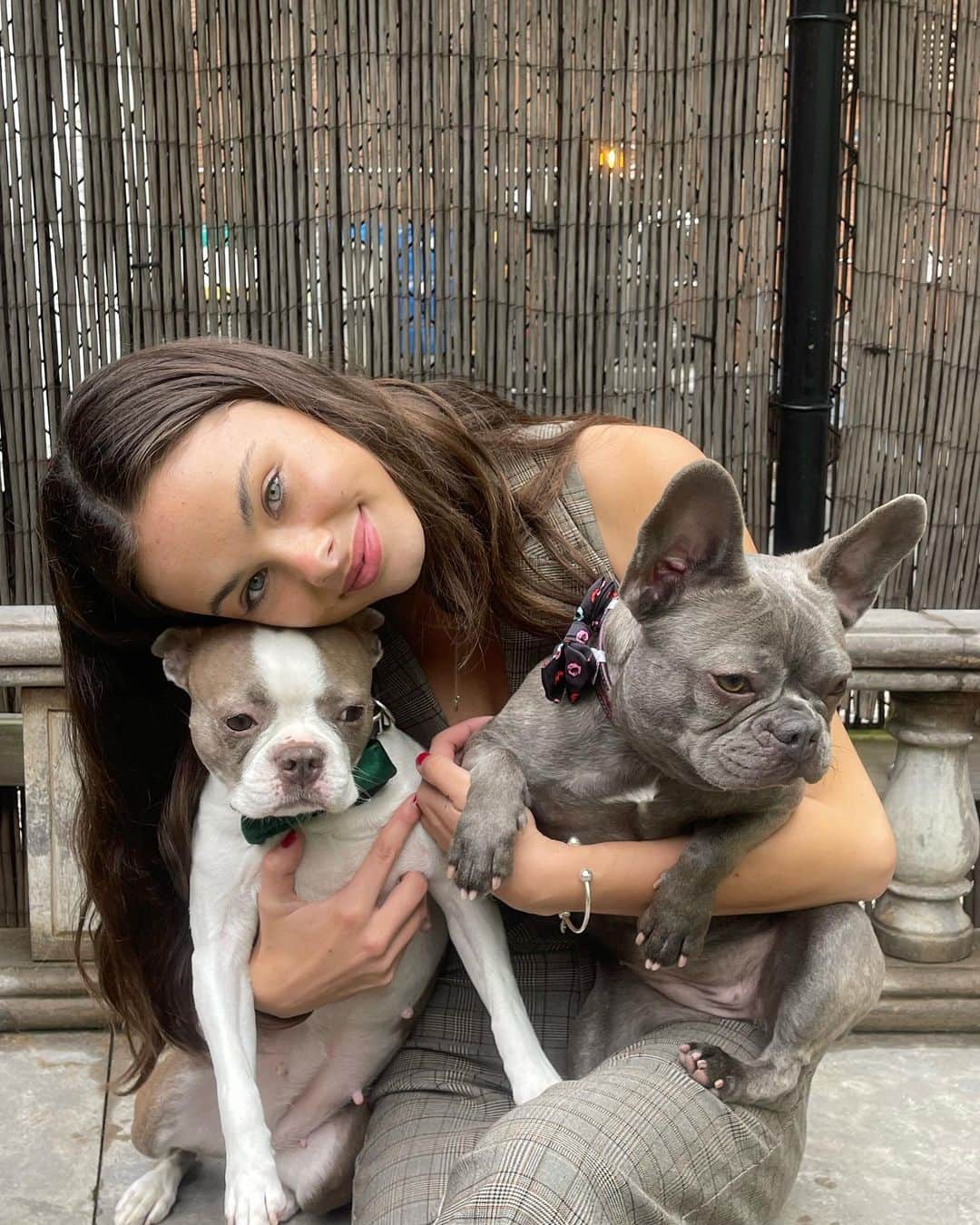 メイカ・ウーラードのインスタグラム：「Puppies!!!! So cute I’m gonna die 🥹💖🐾」