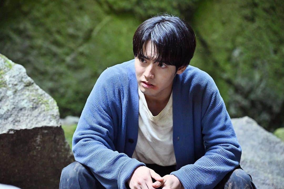 ペンディングトレイン-8時23分、明日 君とのインスタグラム：「第７話をプレイバック🎬 元の世界に戻れると信じる優斗は 帰る方法を探しつづけ……！  未来編完結🌱 クライマックスに向けて一瞬も目が離せない 第８話放送は９日（金）よる１０時🚃 第７話は#TVer で配信中🤳 全話配信は#Paravi #Netflix   #ペンディングトレイン #山田裕貴 #赤楚衛二 #ペントレプレイバック #金曜ドラマ #名シーン」