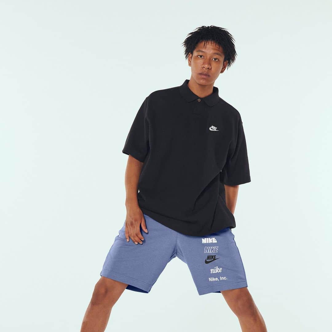 のインスタグラム：「･ 【６つのNIKEロゴが目を引く新作ショートパンツが登場】  シンプルなデザインでデイリーにも使える夏の定番アイテム🏖 時系列順に並んだ６つのロゴが歴史を感じさせるこだわりのデザイン！  肌触りの良く柔らかいフレンチテリー素材で 暑い夏のおでかけだけでなくゆったりくつろぎたいときにも最適。 スニーカーやサンダルとも相性バッチリの夏に欠かせないアイテムです。  Tシャツ（DZ2876）とのセットアップ着用もおすすめです。  ＜RECOMMEND＞  NIKE M CLUB+ MLOGO SHORT FB8831-010 FB8831-063 FB8831-491 ￥7,150  https://gs.abc-mart.net/shop/g/g6639010003003/?utm_source=FB&utm_medium=social&utm_campaign=FB8831  #abcmart #abcマート #ABCGS #NIKE #ナイキ #nikesportswea #ナイキコーデ #スポーツミックス #ショーツ #ショートパンツ  #夏服 #夏服コーデ #summer」