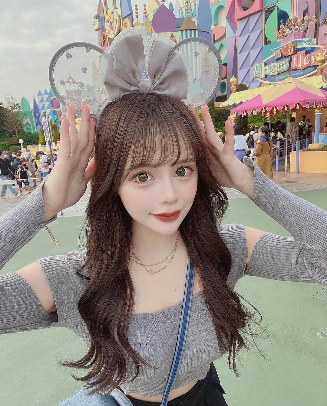 美女美容事情さんのインスタグラム写真 - (美女美容事情Instagram)「《Disney × ﾆｯﾄ ❤︎コーデ❣️🐭》 *⁠ リポストを使って素敵な美女の投稿を紹介させて頂く【ビジョビ💄美女美容事情💅】のコーナーです✨ *⁠ 今回ご紹介させて頂きますのは!!👀❤︎⁠⠀ yunさん< @yunbaby__nyn >の素敵なお写真📸⁠⠀⁠⠀⁠⠀⁠ *⁠⠀⁠⠀⁠⠀⁠⠀ グレーのニットコーデがとても良いですね🤍🖤 ミッキーのカチューシャも似合っていて可愛らしです💕❣️ *⠀⁠⠀⁠⠀⁠⠀⁠⠀ yunさん< @yunbaby__nyn > ⁠⠀⁠⠀⁠⠀⁠⠀ 素敵な投稿ありがとうございました☺️📸✨ *⠀⁠⠀⁠⠀⁠⠀⁠⠀ yunさんのアカウントには他にも素晴らしい投稿が沢山ありますので是非覗いてみてくださいね💁‍♀️💙⁠⠀⁠⠀⁠⠀⁠⠀ *⠀⁠⠀⁠⠀⁠⠀⁠⠀ △▼△▼△▼△▼△▼△▼△▼△▼△▼ ⁠⠀⁠⠀⁠⠀ ❤🧡💛「美女美容事情」💚💙💜⠀⠀⠀⠀⠀⠀⠀⠀⠀⠀⠀⠀⠀⠀⁠⠀⁠⠀⁠⠀⁠⠀⁠⠀ 👇掲載ご希望の方は👇⠀⠀⠀⠀⠀⠀⠀⠀⠀⠀⠀⠀⠀⠀⠀⁠⠀⁠⠀⁠⠀⁠⠀⁠⠀ @b_b_j.jタグ付けと🖤 #ビジョビ ⁠⠀ 🖤タグ付けお願いします✨⠀⠀⠀⠀⠀⠀⠀⠀⠀⠀⠀⠀⠀⠀⠀⁠⠀⁠⠀⁠⠀⁠⠀⁠⠀ △▼△▼△▼△▼△▼△▼△▼△▼△▼ ⁠⠀⁠ #ディズニー #ディズニー好き #ディズニー女子 #ディズニーランド #ディズニーシー #夢の国 #ディズニーリゾート #ディズニーコーデ  #ディズニーカチューシャ #ミッキーマウス #disney #disneyland #disneysea #disneyresort #tdl #disneycode #disneygirls」6月5日 18時09分 - b_b_j.j