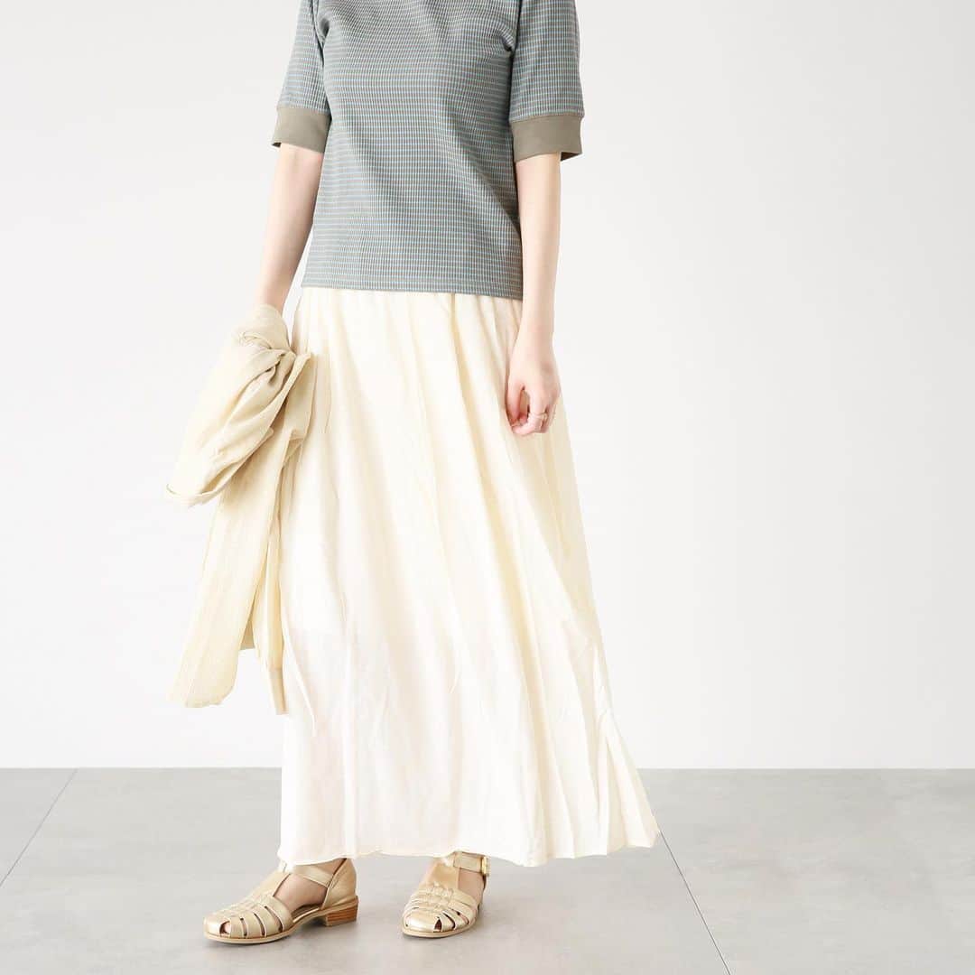 Lugnoncure（ルノンキュール）さんのインスタグラム写真 - (Lugnoncure（ルノンキュール）Instagram)「【Recommend Item】 レーヨンと麻を使った素材でさらりと 涼しげな着心地を実現するスカート。 ⁡ マキシ丈とナチュラルな素材感でさりげなく 大人カジュアルスタイルをグレードアップ。 ⁡ 気分を上げるビビットなカラーがおすすめです。 ⁡ ⁡ #skirt ¥5,390(tax incl.) _No.1506105 off-white/pink/blue/black ⁡ ⁡ ※商品画像は、撮影環境やご利用のPC・スマートフォンのモニター環境などにより実物と色味に差異がある場合がございます。 ⁡ ⁡ ⁡ #lugnoncure #ルノンキュール #オフコーデ #オフスタイル #休日コーデ #大人カジュアル #大人カジュアルコーデ #カジュアルコーデ #ナチュラルファッション #リラックスコーデ #マキシ丈 #スカート #ビビットカラー  #2023ss #summer #canshopig」6月5日 18時10分 - lugnoncure