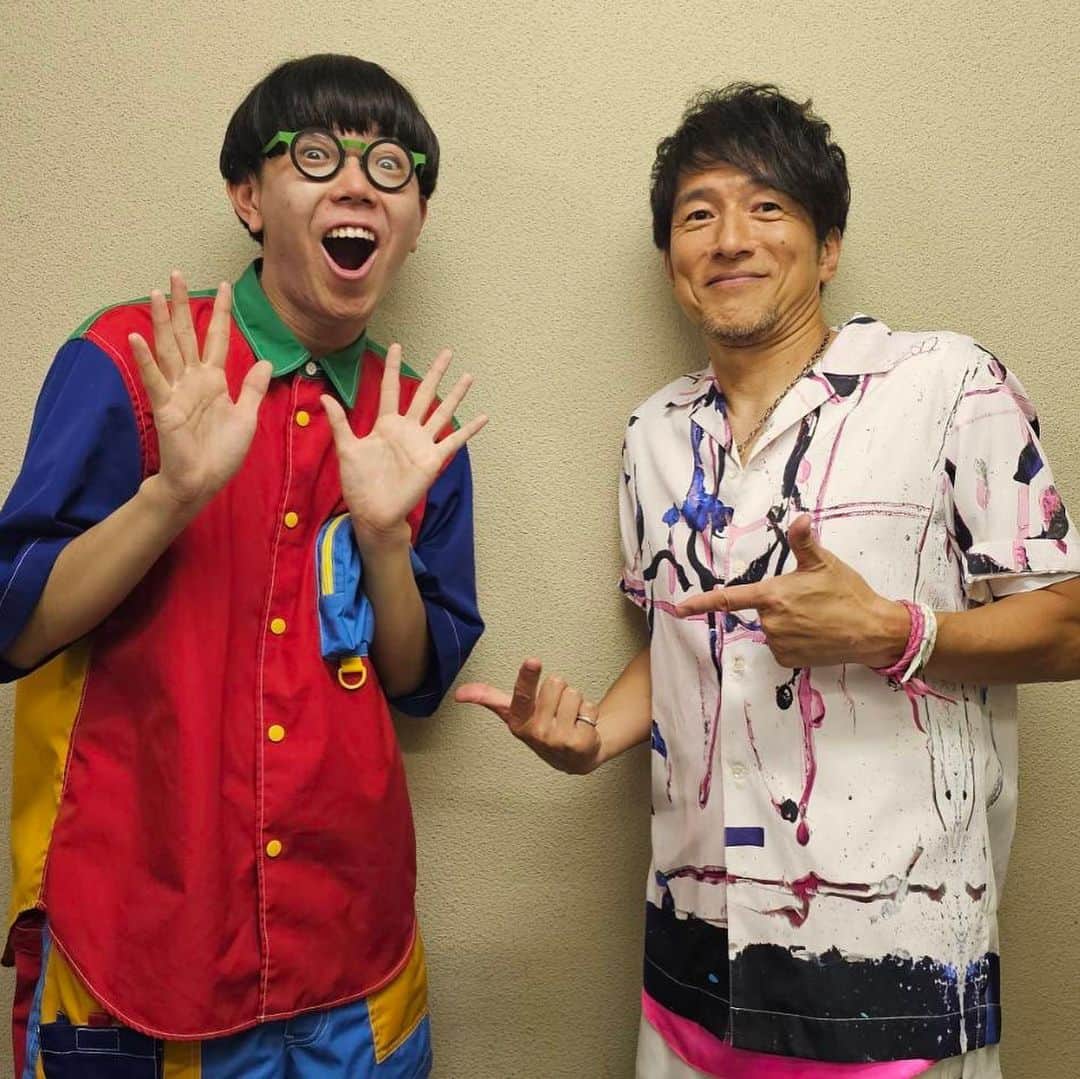 のインスタグラム：「#日比谷音楽祭2023  ありがとうございました！  日本トップのアーティストが集う偉大なフェスに出演出来たこと、とても嬉しく思います。呼んでくださった亀田誠治さん、本当に感謝で胸がいっぱいです。  写真を撮って下さった桜井和寿さん、YOYOKAさん、STUTSさん、ありがとうございました🙏」