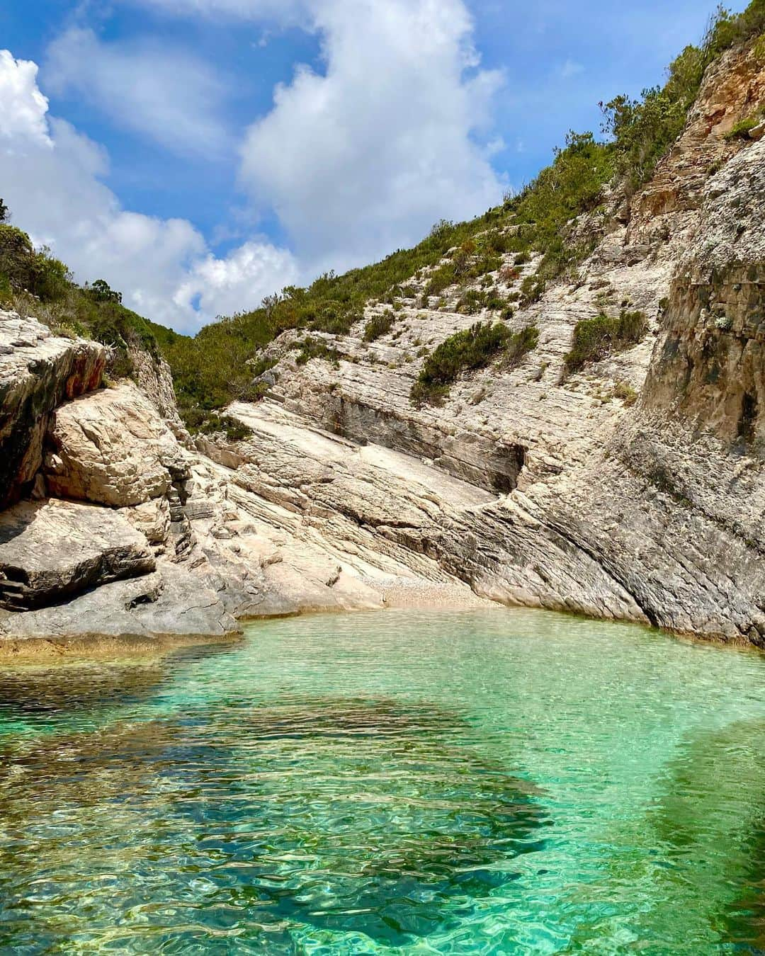 シグリッド・アグレンさんのインスタグラム写真 - (シグリッド・アグレンInstagram)「Nothing I love more than exploring a new place with @tommy.clarke . Croatia you didn’t disappoint 😍 the food, the people, the architecture, the history, the nature, the amazing colors, the landscapes, the sea 💙✨🙏🏻 now after some amazing few weeks it’s time to go home 🥰✈️」6月5日 18時29分 - sigridagren