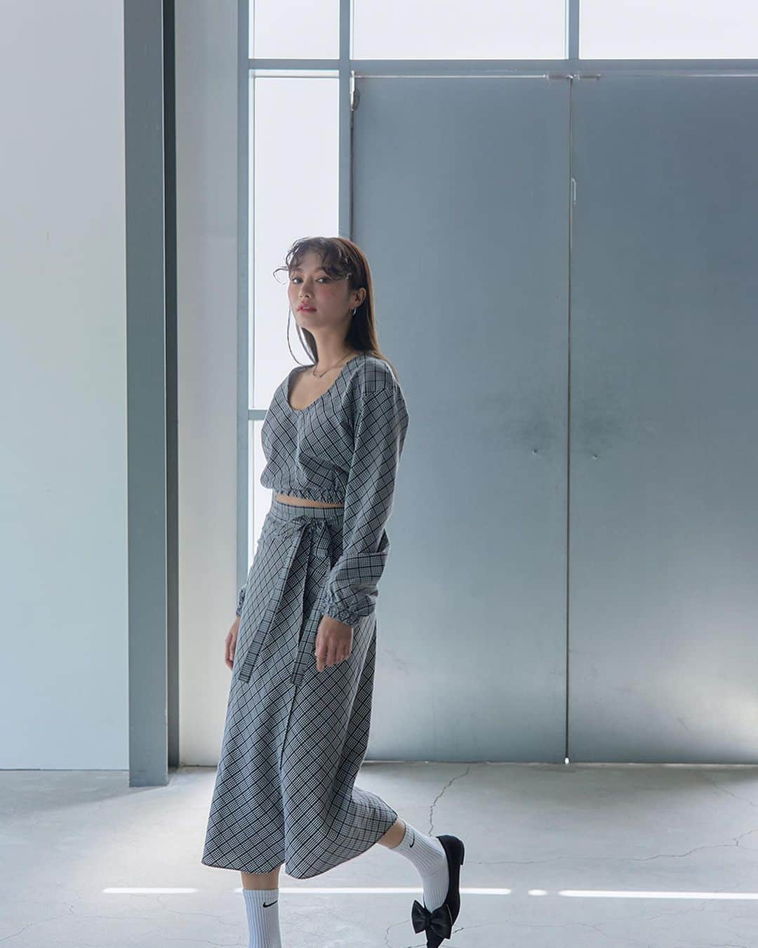 STYLENANDAさんのインスタグラム写真 - (STYLENANDAInstagram)「. 3CE STYLENANDA 23SS LOOK💫 . NANDA MADEならではのアイコニックなスタイルで個性を表現できるデザインとなっております🤍 . ☟お問い合わせ☟ STYLENANDA HARAJUKU 03-6721-1612 . . #3ce #3cestylenanda #スリーシーイー #スタイルナンダ原宿 #韓国ファッション #韓国コスメ #ootd」6月5日 18時40分 - 3cestylenanda_japan