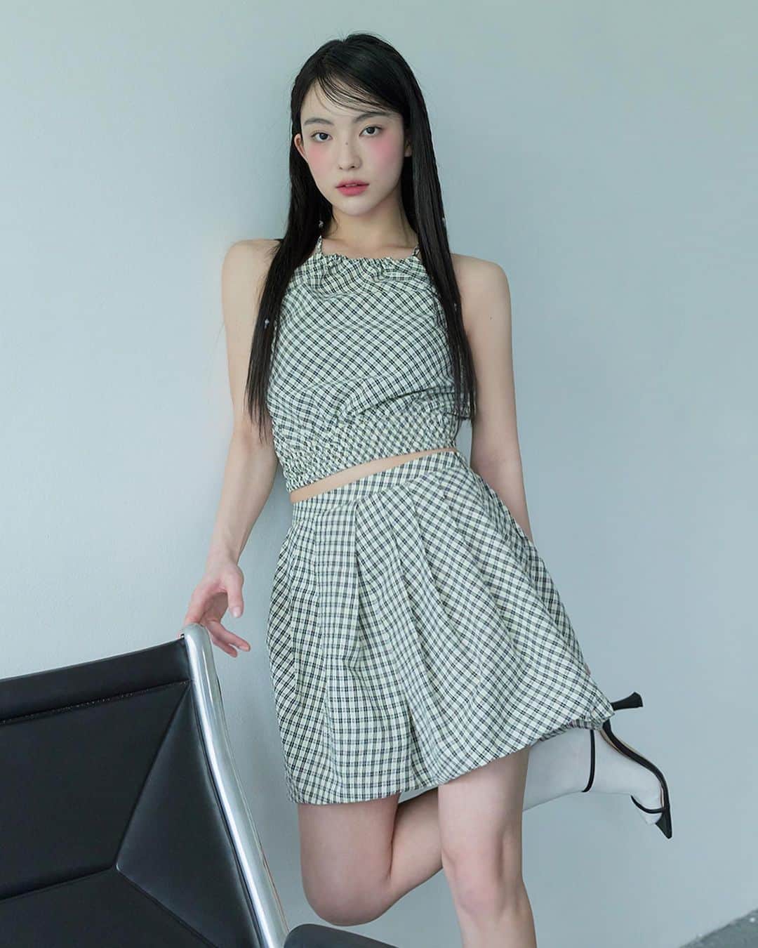 STYLENANDAのインスタグラム：「. 3CE STYLENANDA 23SS LOOK💫 . NANDA MADEならではのアイコニックなスタイルで個性を表現できるデザインとなっております🤍 . ☟お問い合わせ☟ STYLENANDA HARAJUKU 03-6721-1612 . . #3ce #3cestylenanda #スリーシーイー #スタイルナンダ原宿 #韓国ファッション #韓国コスメ #ootd」