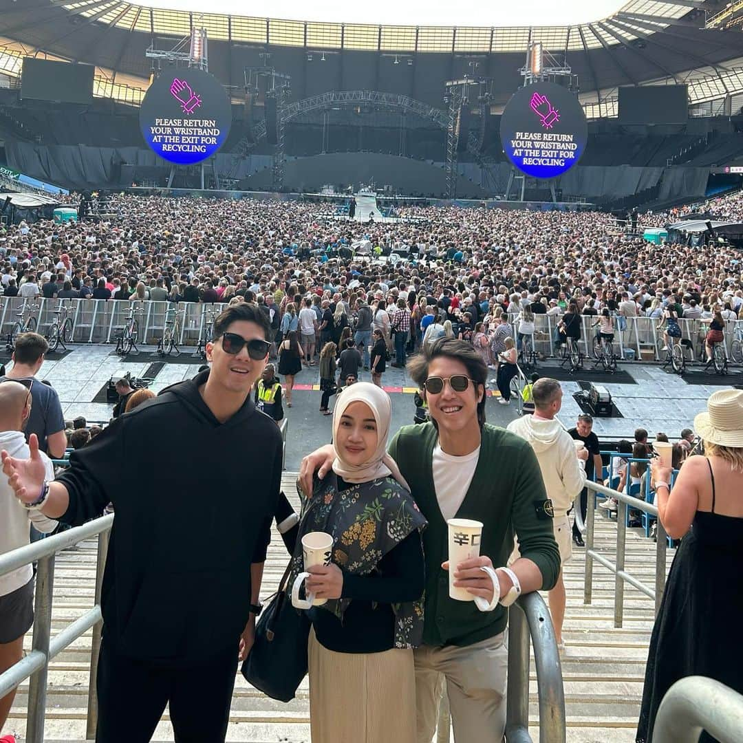 Al Ghazali Köhlerさんのインスタグラム写真 - (Al Ghazali KöhlerInstagram)「Best concert! @coldplay 🫶🏽 Music Of The Spheres Tour」6月5日 18時40分 - alghazali7