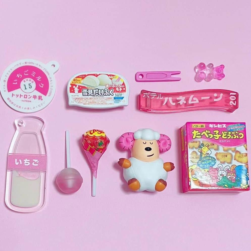 4meee!さんのインスタグラム写真 - (4meee!Instagram)「【今大人がどハマリ中✨懐かしお菓子ガチャ】  たべっ子どうぶつ、さくらんぼ餅に笛ラムネ リプトンにブタメン、クッピーラムネ‥ ‥  アラサーのあなたなら必ず食べたことがある あのお菓子たちがいまミニチュアになっているんです🍪  つい集めたくなるかわいさをぜひ体験して！  photo by💌 @mo_no_gacha @gacha2daisuki @morio_gacha @oja_gacha @minit_s76 @kiki__36 @_naonao_stagram @gachami_23  ……about 4MEEE…… アラサー女性のためのWEBマガジン。 HAPPYのヒントが見つかる記事を毎日配信中！ プロフィールのリンクからぜひ、チェックしてみてください❤︎  #4MEEE #フォーミー#ガチャ#ガチャガチャ#トイカプセル#カプセルトイ#お菓子ガチャ、#レトロガチャ#ガチャ詰めポーチ #ガチャガチャ収納 #ガチャガチャの森 #アラサー女子 #アラサー女子の休日 #ガチャガチャが好き #ガチャガチャお菓子#ミニチュア#ミニチュア雑貨#ミニチュアのある生活#ミニチュアガチャガチャ」6月5日 18時46分 - 4meee_com