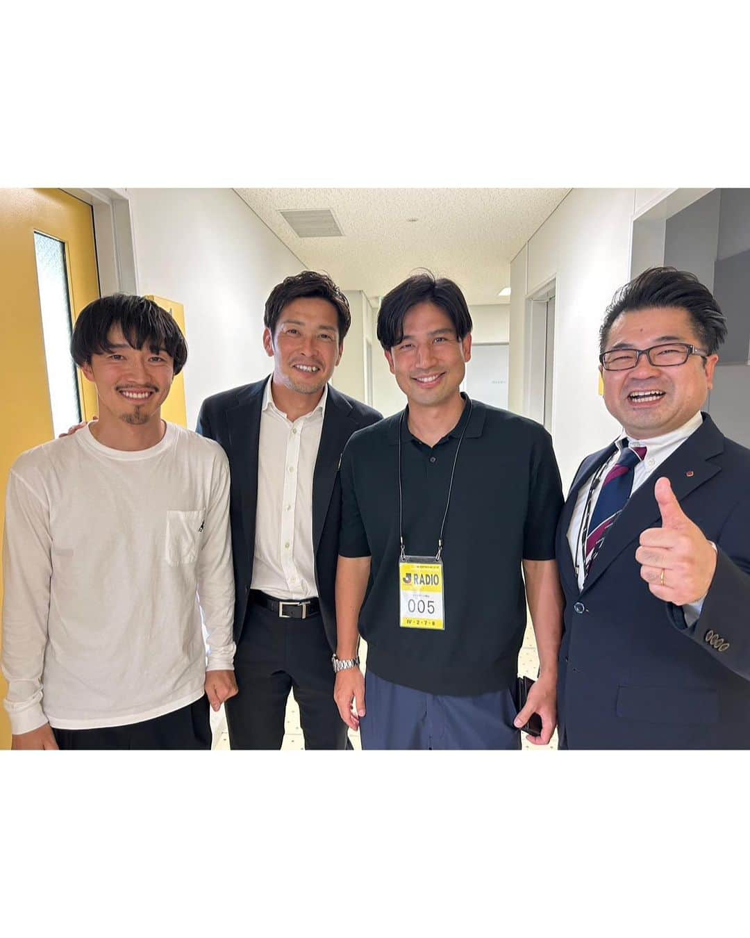 竹田忠嗣さんのインスタグラム写真 - (竹田忠嗣Instagram)「やっぱりラジオいいよな〜📻 この桃たちがめちゃくちゃ美味しくなるのか！ とビビッとビオカな岡山でした🍑」6月5日 18時52分 - officialtadashitakeda