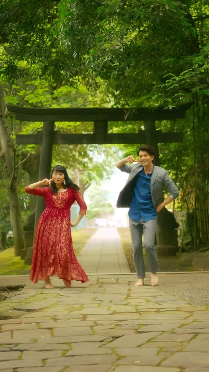 のインスタグラム：「【Radha Kaise Na Jale 】from Japan🇯🇵🇮🇳✨ Thank you for watchig😊 If you like it,please follow and share✨ Love from Japan! Dance : @mayojapan  @kaketaku85  ・ 🤴 @aamirkhanproductions  #reelsinstagram #explorepage #dancereels #radhakaisenajale」