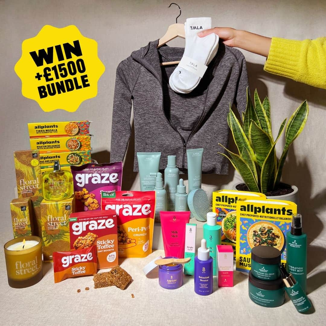 アロマセラピーアソシエイツのインスタグラム：「🌍✨ WORLD ENVIRONMENT DAY GIVEAWAY ✨🌍  Today is #WorldEnvironmentDay 🌱 💚 Together, we've joined planet-forward friends @wearetala  @patchplants  @grazesnacks  @avedauk  @allplants @bybibeauty & @floralstreet_  to give one of you lucky lot the chance to #WIN the ultimate sustainable bundle worth over £1500   All you need to do is tap the link in our bio to enter 👆THAT'S IT. (& share on your story for a bonus entry😏)  Here's what you'll win 👀 o 6 months' worth of @allplants dishes o £200 worth of @wearetala  o The Unkillable Set @patchplants collection o a year's supply of @grazesnacks  o @avedauk NEW healthy haircare bundle o bundle of NEW @aromatherapyassociates skincare o @bybibeauty superfood beauty bundle o fragrance & home @floralstreet_ collection  Competition closes on 30th June 2023, at 23:59pm. Head over to the link to read the full T&Cs to make sure you're eligible 💚」