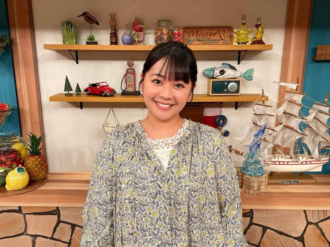 のインスタグラム：「* 新型コロナウイルスに感染し、 療養のために、およそ2週間お休みを頂いていました。  熱が下がった後、倦怠感で一時は起き上がるのも難しく、 吐き気・腹痛もひどかったりと、 回復に思ったよりも時間がかかってしまいましたが、 医療機関で適切な処置をしていただき、復帰することができました。  療養中、ピンチヒッターを引き受けてくださったアナウンス部の皆さん。 イレギュラーな対応をしてくださった出演者の皆さん、番組スタッフの皆さん。 そして視聴者のみなさまからも沢山のメッセージを頂いたと聞いています。  みなさんに、申し訳ない気持ちと、感謝の気持ちでいっぱいです。  今日から復帰ということで、今まで以上に、丁寧に、 ひとつひとつのお仕事に取り組んで参ります。 またどうぞよろしくお願いします！  (なんだか長文になってしまいました… 復帰1日目、無事に終わって、ホッ☺️)  谷元星奈」