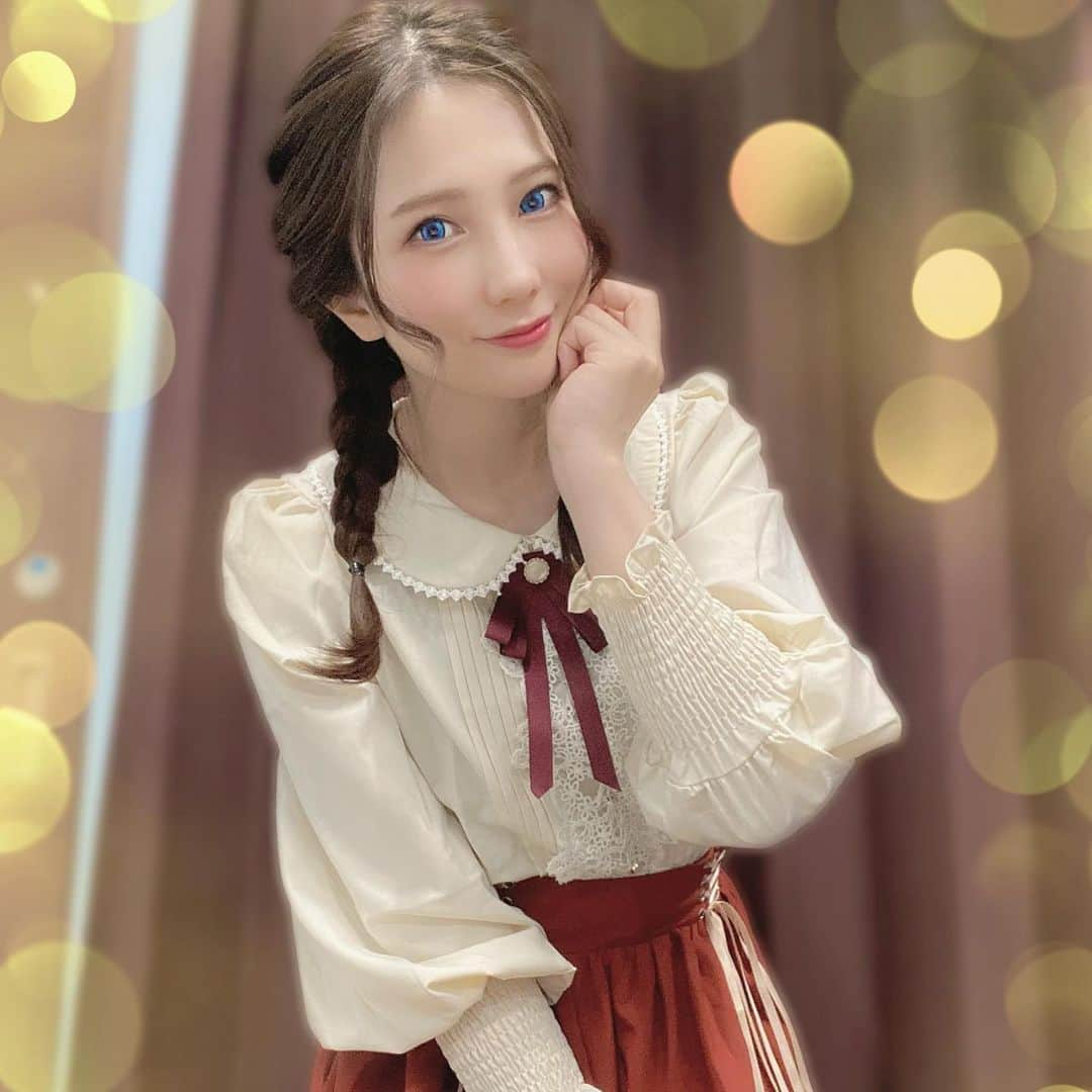 藍澤慶子のインスタグラム：「ラ・メールさん。『Pinocchio～ピノチオ～』より。一生忙しなく動き続ける、休まない！！の演出の元、全身筋肉痛になって毎日汗だくだった՞‪⸝⸝> ̫ <⸝⸝՞けどとっても大好きな役です💓 #舞台TTTファイナル #pinocchio #ピノチオ #ぽりこぴー #海のような青い瞳 #マリオネット #人形 #藍澤慶子 #japanese #model #actress」