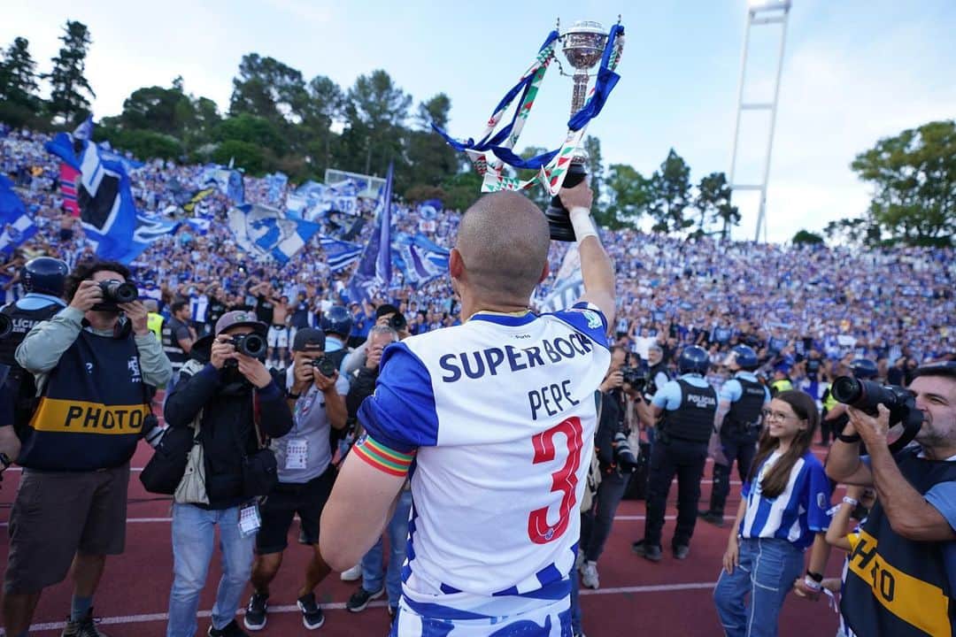 ペペのインスタグラム：「🏆 🇵🇹」