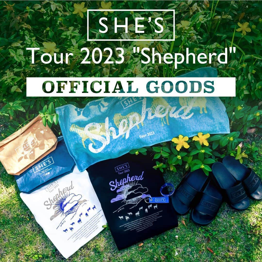 SHE'Sさんのインスタグラム写真 - (SHE'SInstagram)「【「SHE’S Tour 2023 “Shepherd”」ツアーグッズ& 先行物販のお知らせ】  ビンテージ風デザインが特徴のツアーTシャツ・フェイスタオルをはじめ、PVCラバーブレスレット・フライトタグといった小物や、ウォッシャブルペーパーを使用した大判のクラフトポーチ・シャワーサンダル、そしての新色コットンショッパーの普段使いしやすいアイテムなど新たに7アイテムをご用意しました。  上記に加え、春の新作アイテムも各会場で販売を行います。 販売ラインナップをご確認の上、ご来場の際はぜひグッズ売り場にお立ち寄り下さい。  商品詳細はSHE’S ONLINE SHOPにてご確認ください。   また、各会場にて先行物販を実施します。  開場〜終演後は混雑が予想されますので、先行物販のご利用にご協力をお願い致します。 ※販売時間は当日の状況次第で変更になる恐れがあります。詳細はSHE’S公式 Twitter / Instagram にてご確認ください。  #SHE_S #SHE_S_Shepherd」6月5日 19時13分 - she_s_official