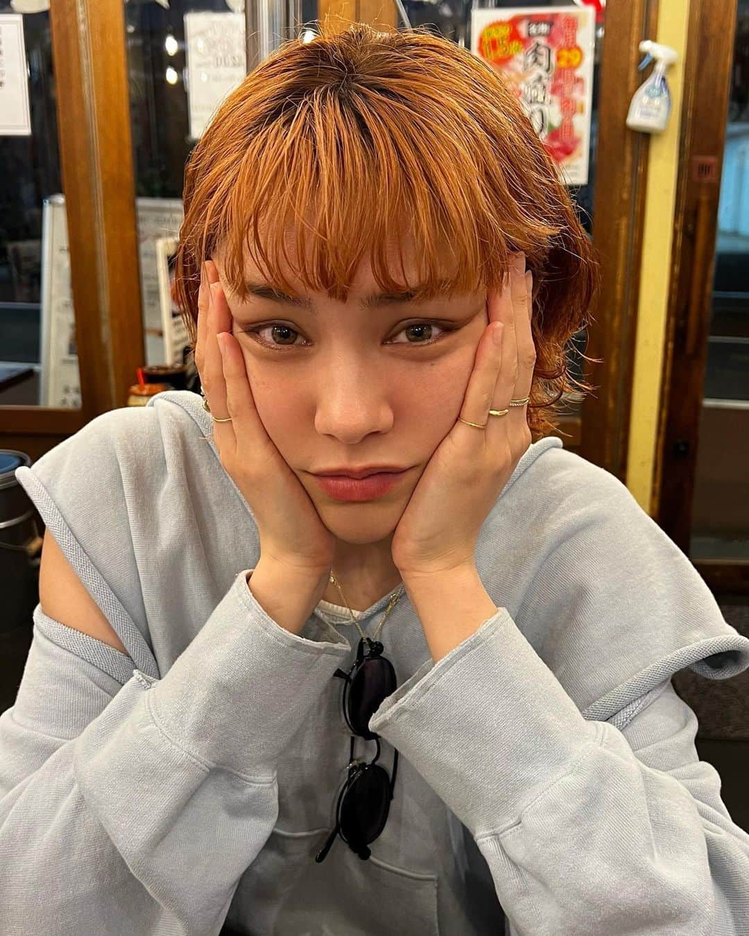 ステファニーのインスタグラム：「🐬💭 七輪のあるお店、すきです。 #love #life #下町グルメ」
