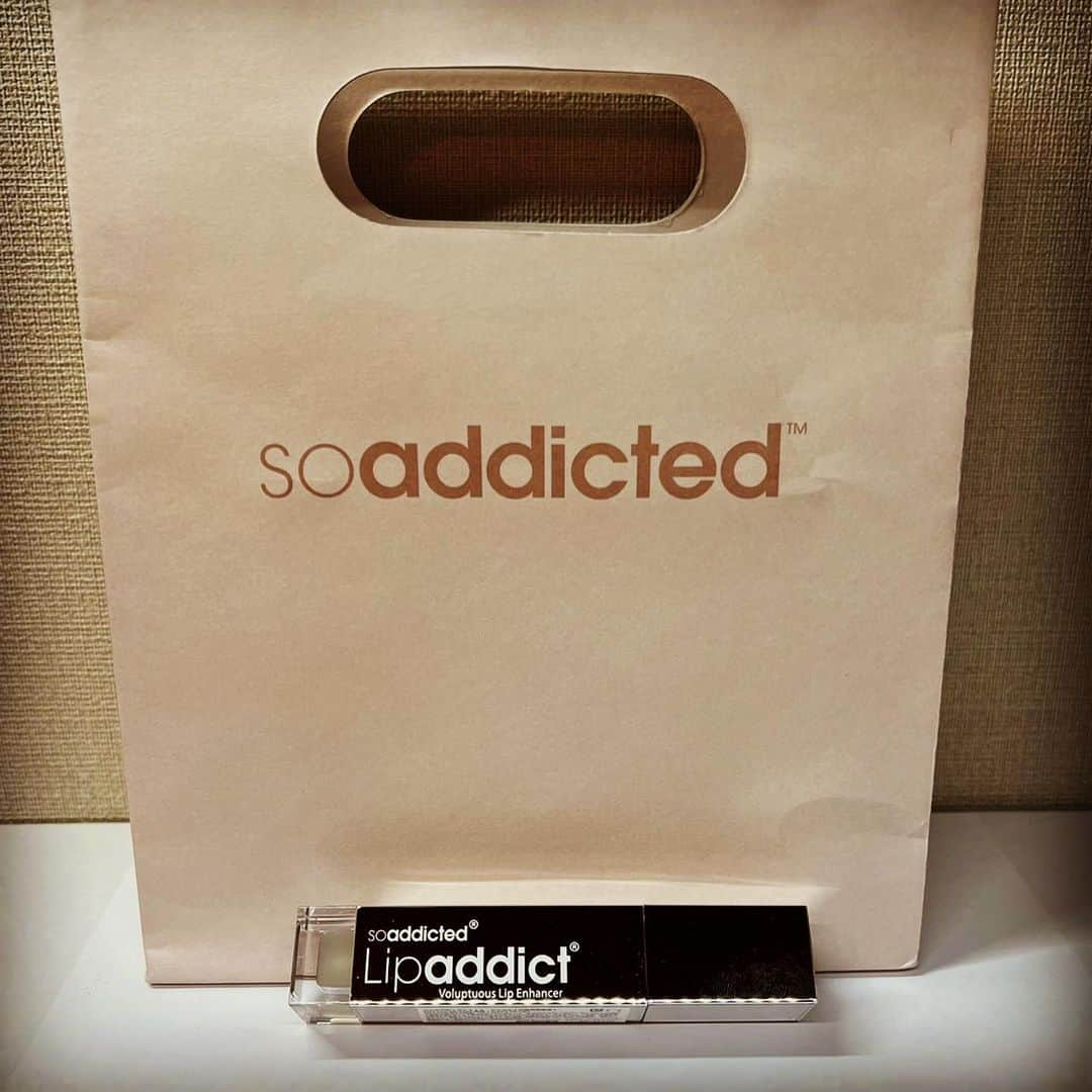 三浦翔平さんのインスタグラム写真 - (三浦翔平Instagram)「@soaddicted_jp   私がアンバサダーを務めている「soaddicted」シリーズのリップを、 S63 15th ANNIVERSARYに御参加の皆様にCHARIS&Co.様よりプレゼントして頂きました！  「soaddicted」シリーズはサロン専売品です。 詳しくはオフィシャルページをご覧ください。 https://soaddicted.jp/ 　 ＃soaddicted ＃soaddictedアンバサダー ＃リップアディクト ＃ラッシュアディクト ＃ヘアアディクト」6月5日 19時30分 - shohei.63