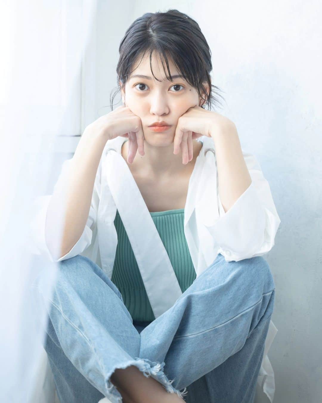 のインスタグラム：「データ届いたからアイコンも変えたよん👶 雑誌arリスペクトでの撮影楽しすぎた！！！  cameraman @ma_do_k_  hairmake @make_matsumotokanae」
